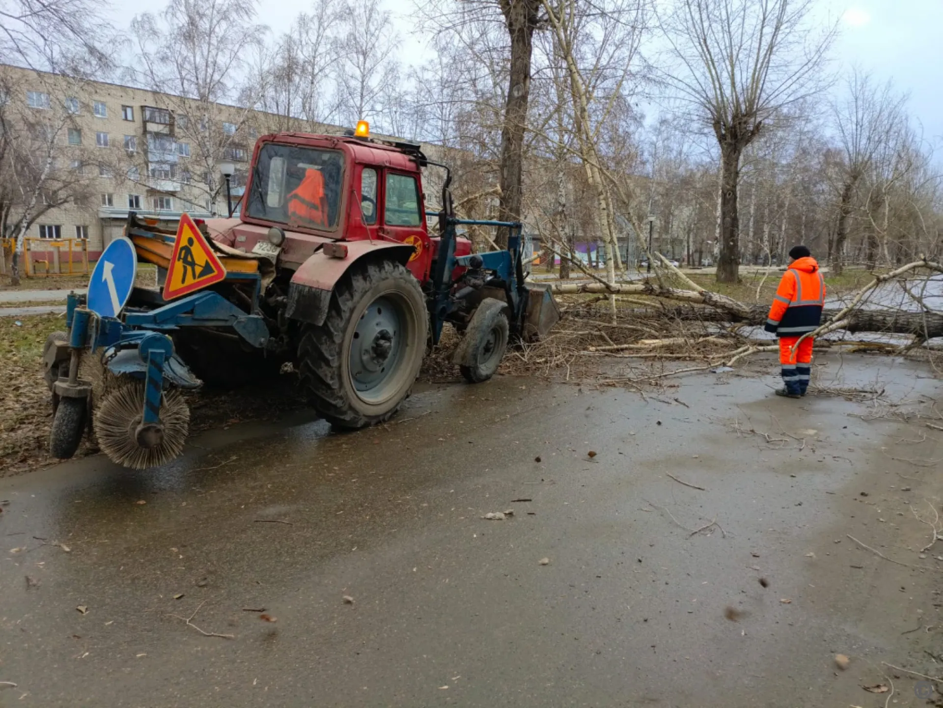 В пригородных посёлках Барнаула восстановили подачу электроэнергии
