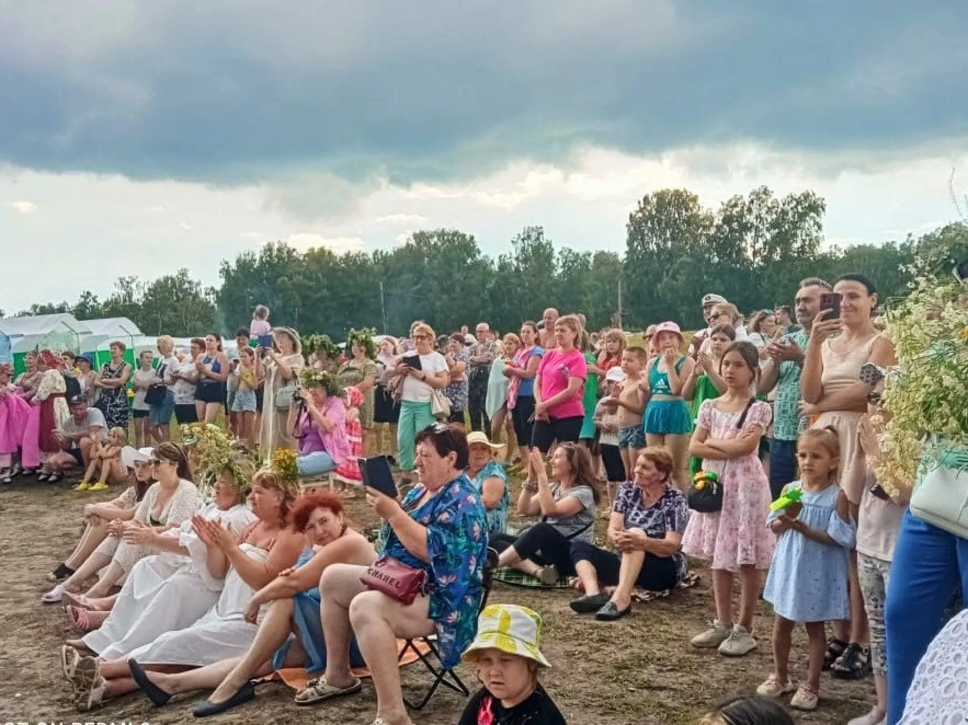 20 палаток снесло во время празднования дня Ивана Купалы в Залесовском округе 20 палаток снесло во время празднования дня Ивана Купалы в Залесовском округе