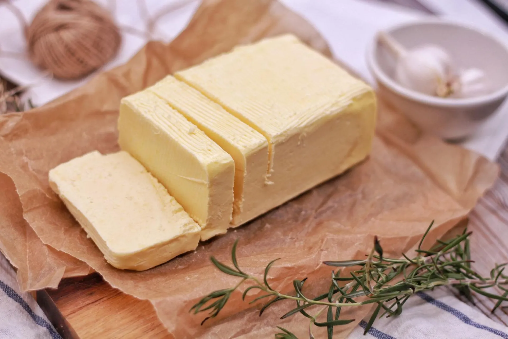 100 тонн продукции из 10 кг сырья: злоумышленники из Бийска пытались легализовать контрафакт, прикрывшись именем алтайской компании