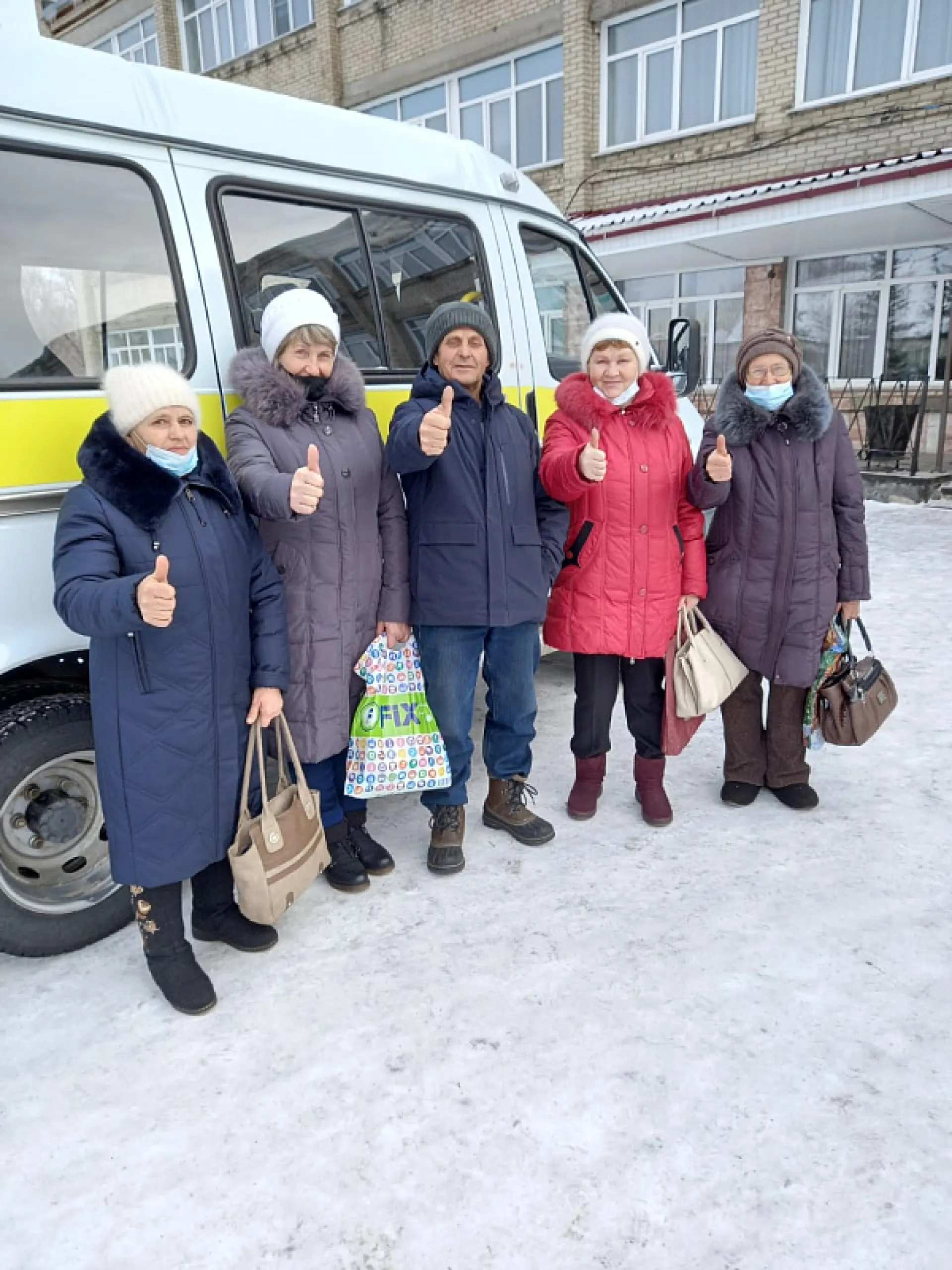 Более 300 пожилых людей в Локтевском районе Алтайского края прошли диспансеризацию с помощью мобильных бригад