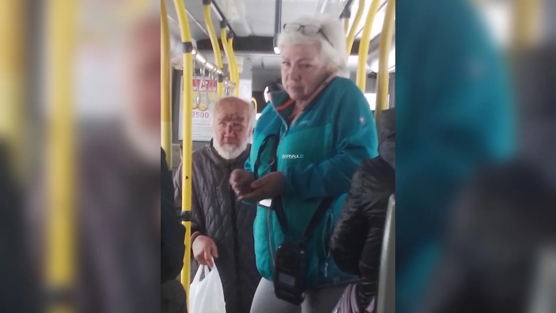 Пожилого барнаульца выгнали из автобуса по причине неприятного запаха Пожилого барнаульца выгнали из автобуса по причине неприятного запаха