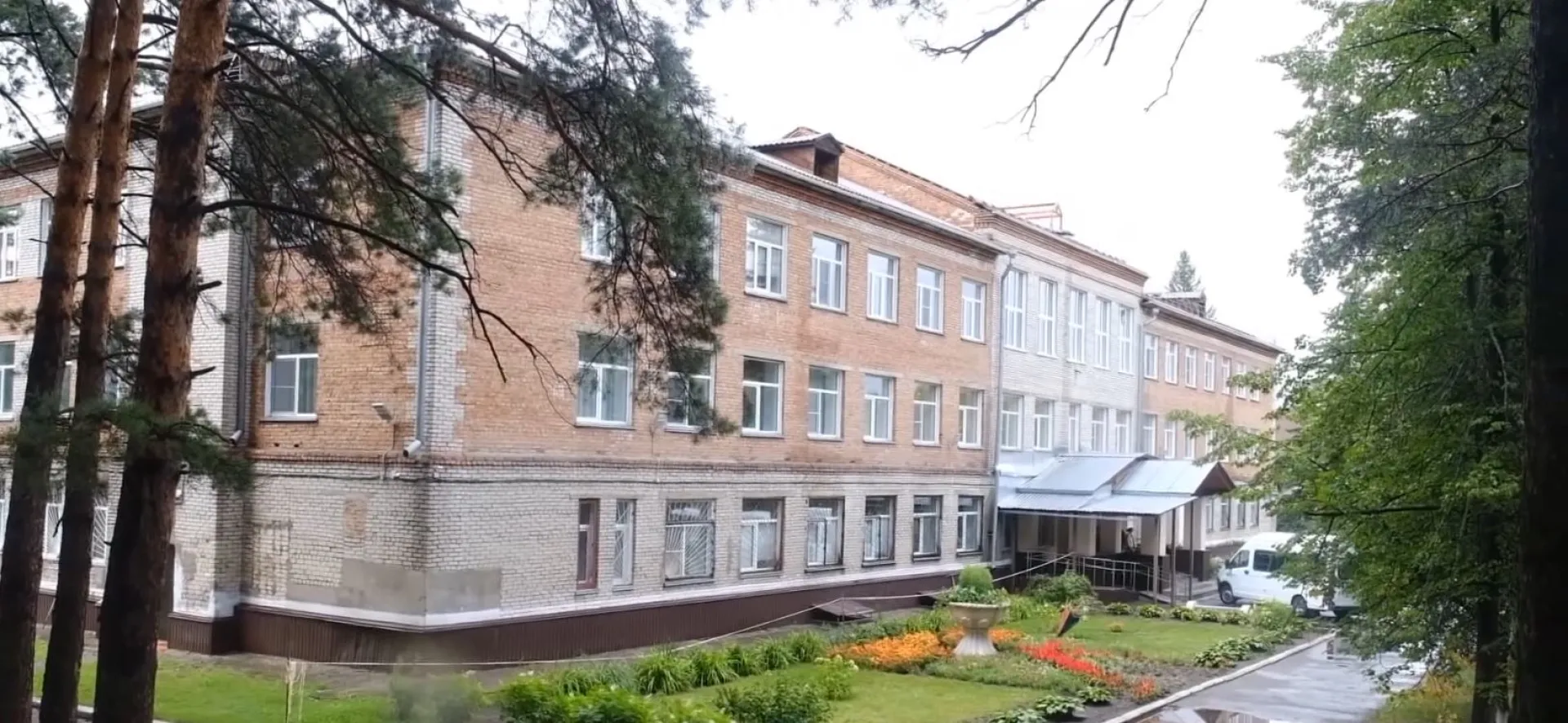 В городах и селах Алтайского края отремонтируют 43 школы в рамках федеральной программы