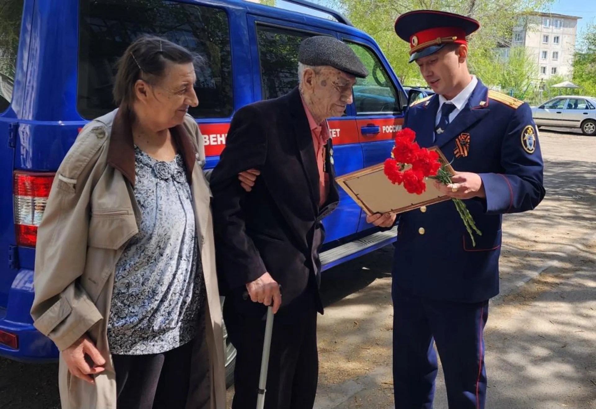 100-летнего ветерана Великой Отечественной войны из Рубцовска поздравили с Днём Победы 100-летнего ветерана Великой Отечественной войны из Рубцовска поздравили с Днём Победы
