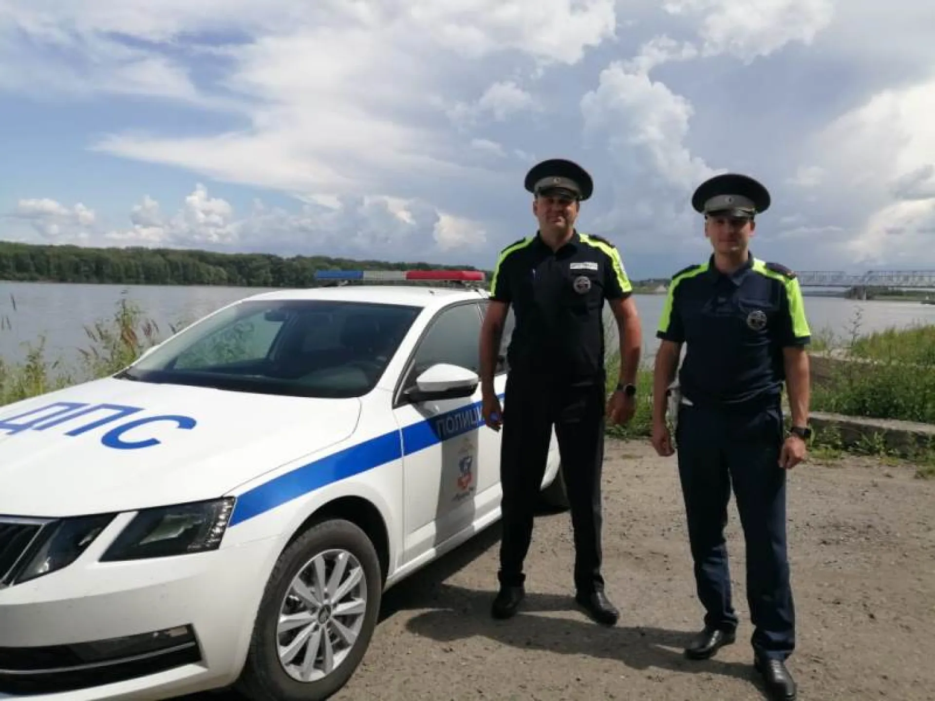 Сотрудники ГАИ спасли автоледи с приступом эпилепсии в Камне-на-Оби Сотрудники ГАИ спасли автоледи с приступом эпилепсии в Камне-на-Оби