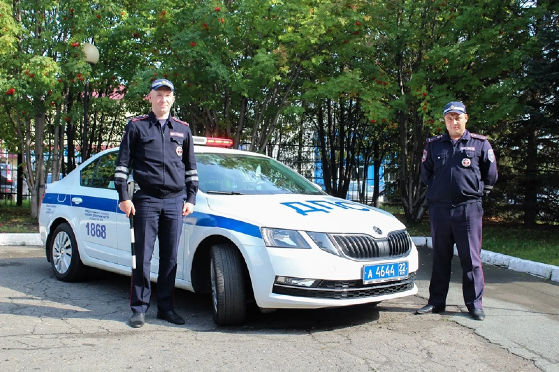 Сотрудники ДПС помогли барнаульцу добраться до больного ребенка