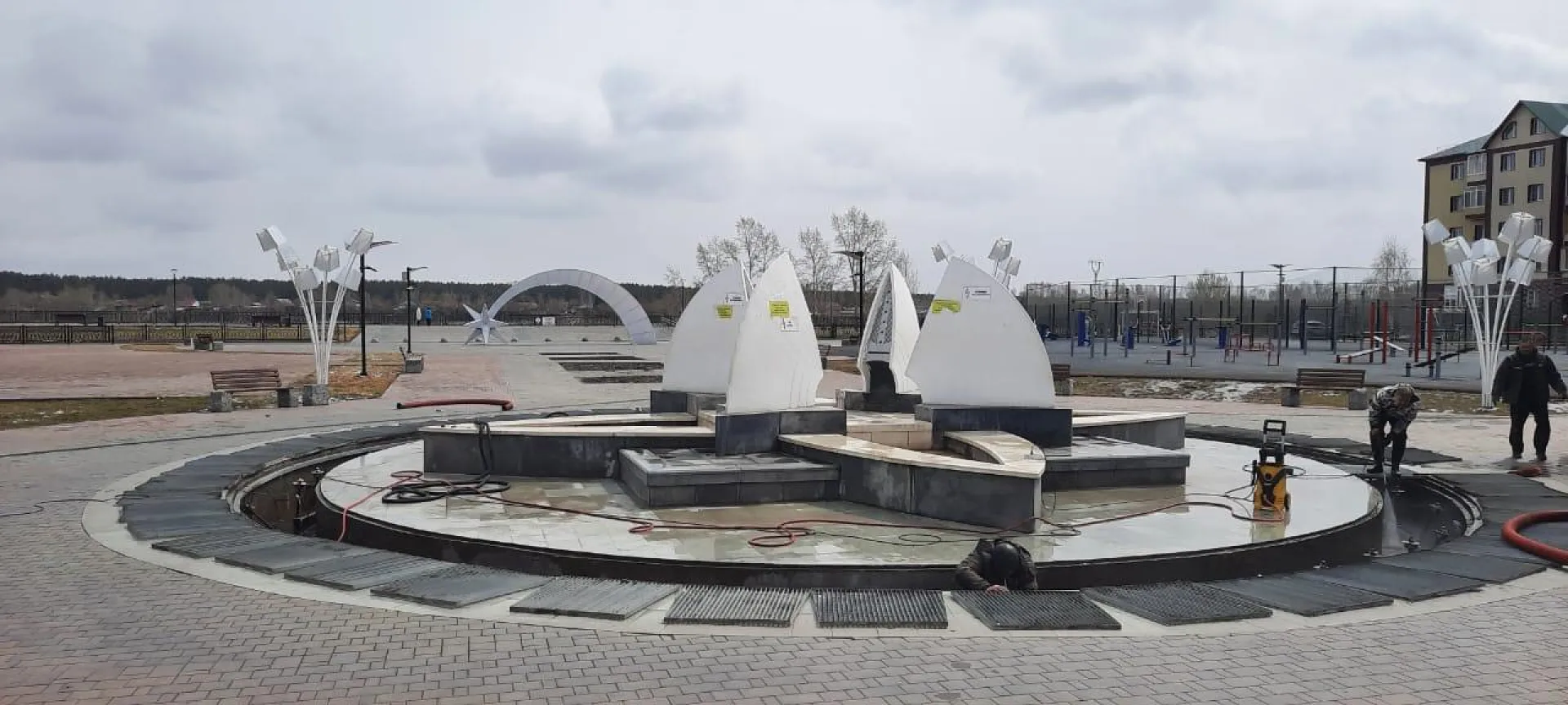 В Бийске начали готовить фонтаны к открытию В Бийске начали готовить фонтаны к открытию