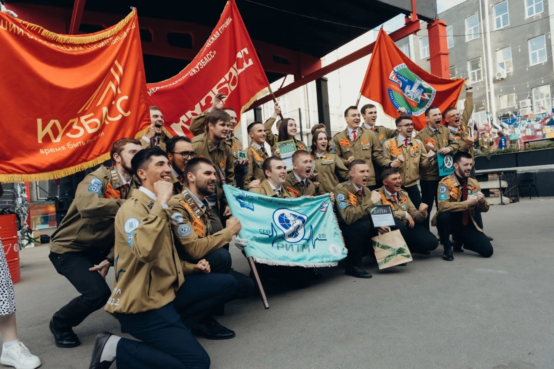 Пять студенческих отрядов Алтайского края привезли знамёна победы с международных и федеральных строек
