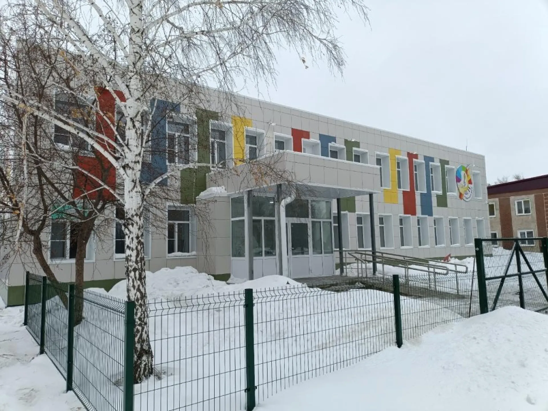 В Родино завершился капитальный ремонт детской школы искусств