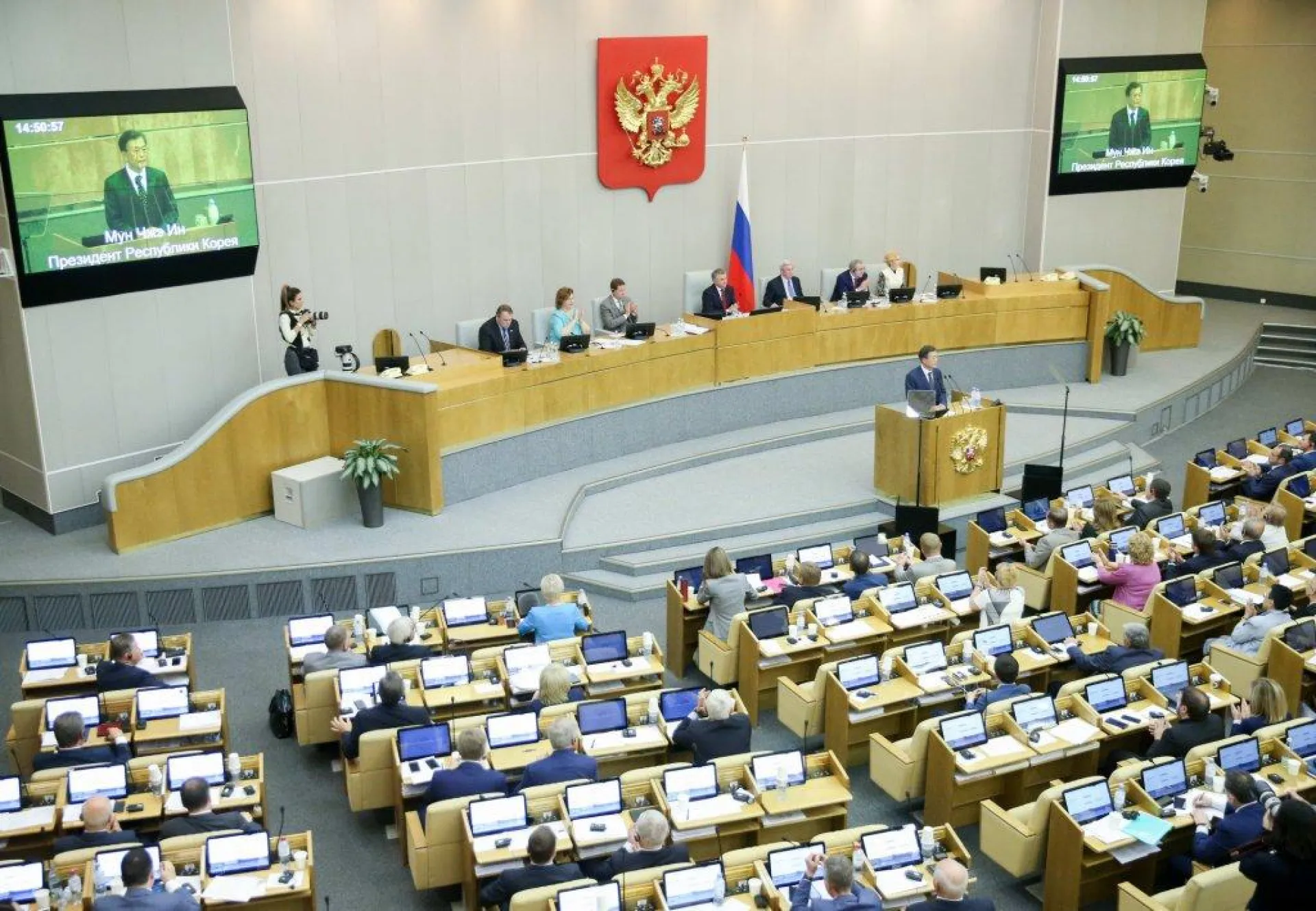 Госдума предложила упростить правила въезда в Россию для граждан Украины Госдума предложила упростить правила въезда в Россию для граждан Украины