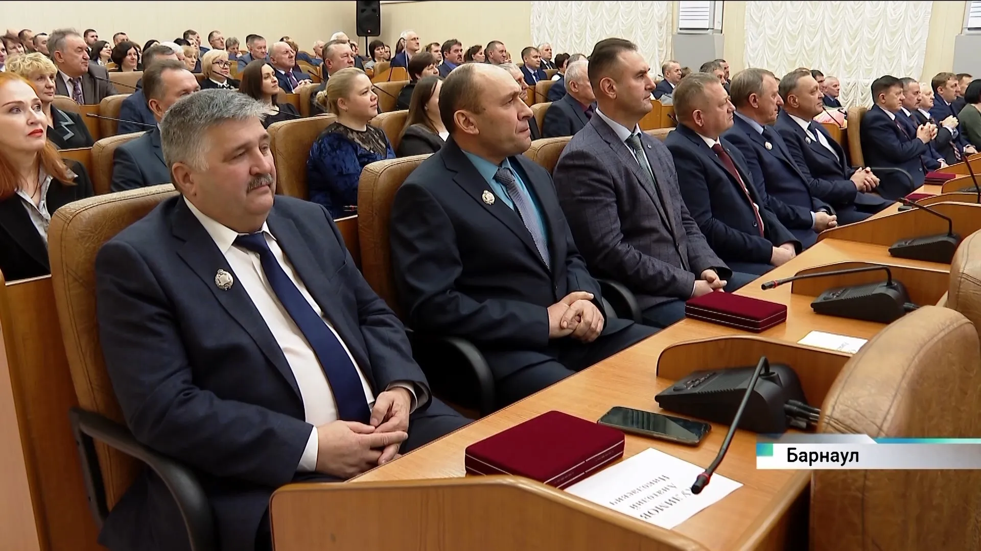 Работников отрасли сельского хозяйства и перерабатывающей промышленности наградили в региональном правительстве