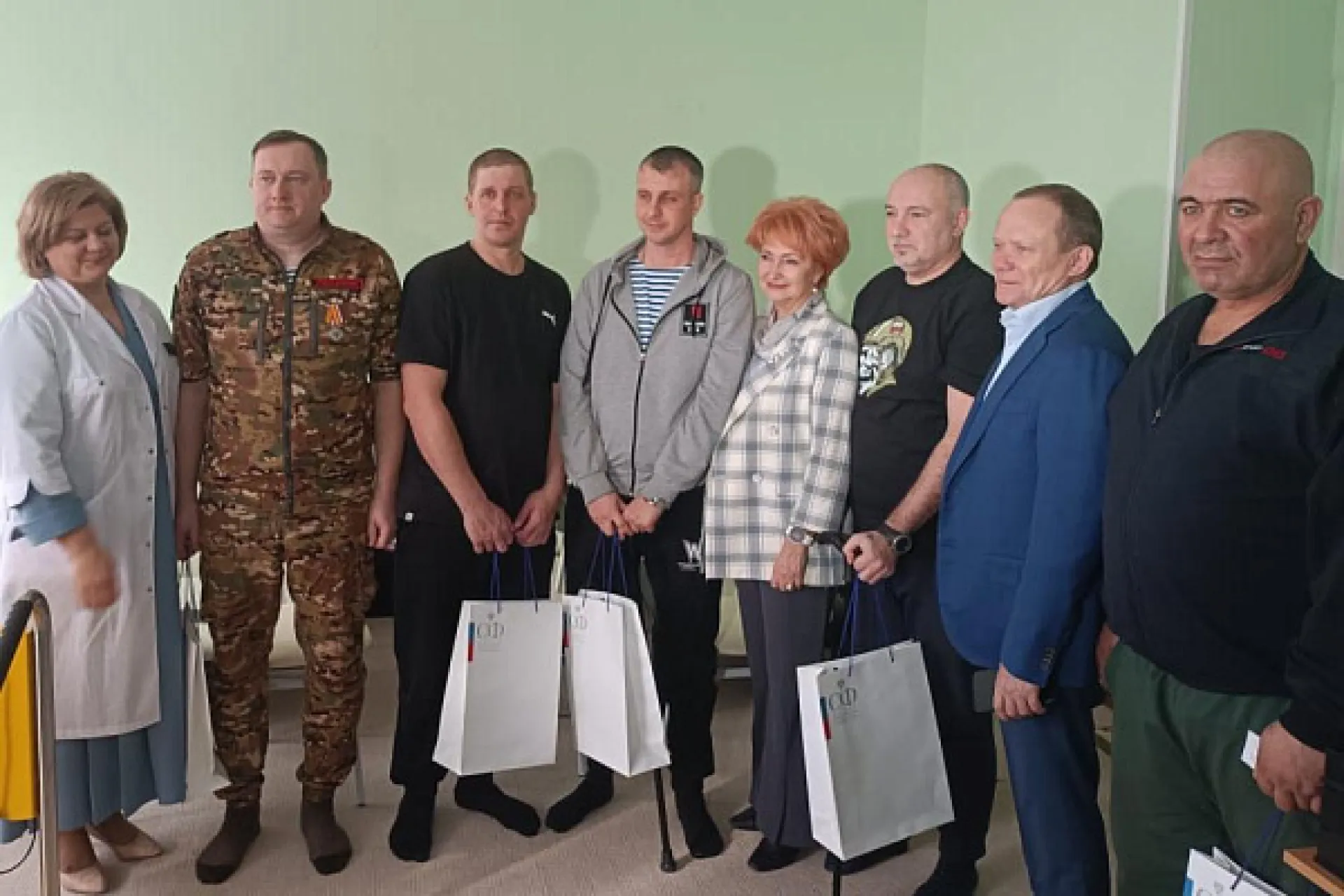 «Здесь всё на высшем уровне»: проходящих реабилитацию в Барнауле бойцов СВО посетил сенатор РФ и депутат АКЗС «Здесь всё на высшем уровне»: проходящих реабилитацию в Барнауле бойцов СВО посетил сенатор РФ и депутат АКЗС