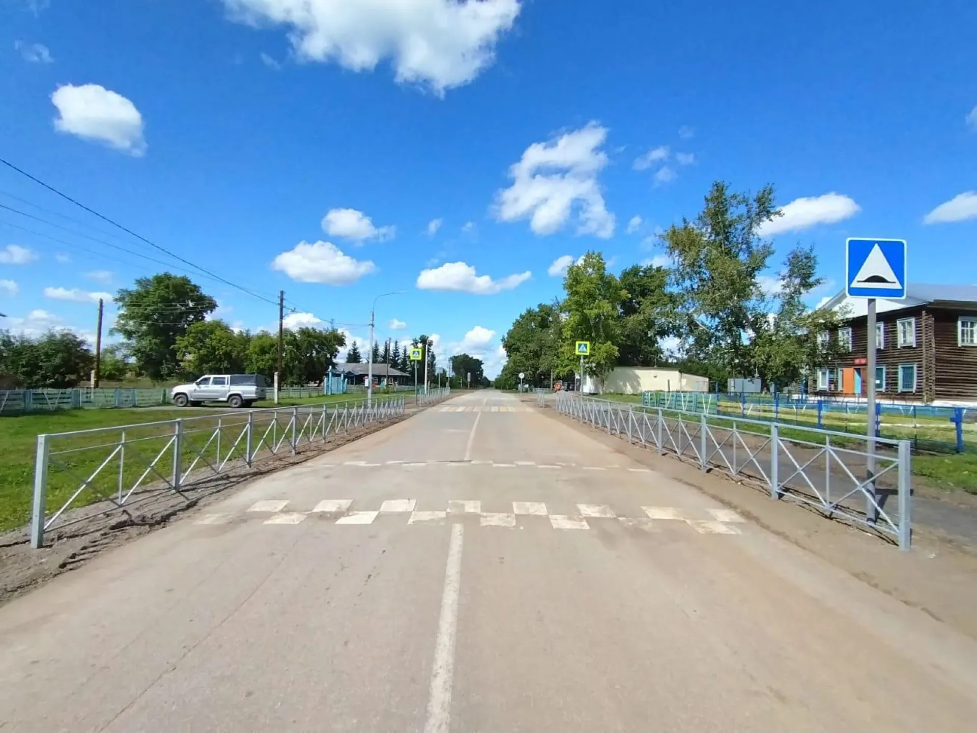 Безопасный тротуар сделали в селе Столбово Каменского района Безопасный тротуар сделали в селе Столбово Каменского района