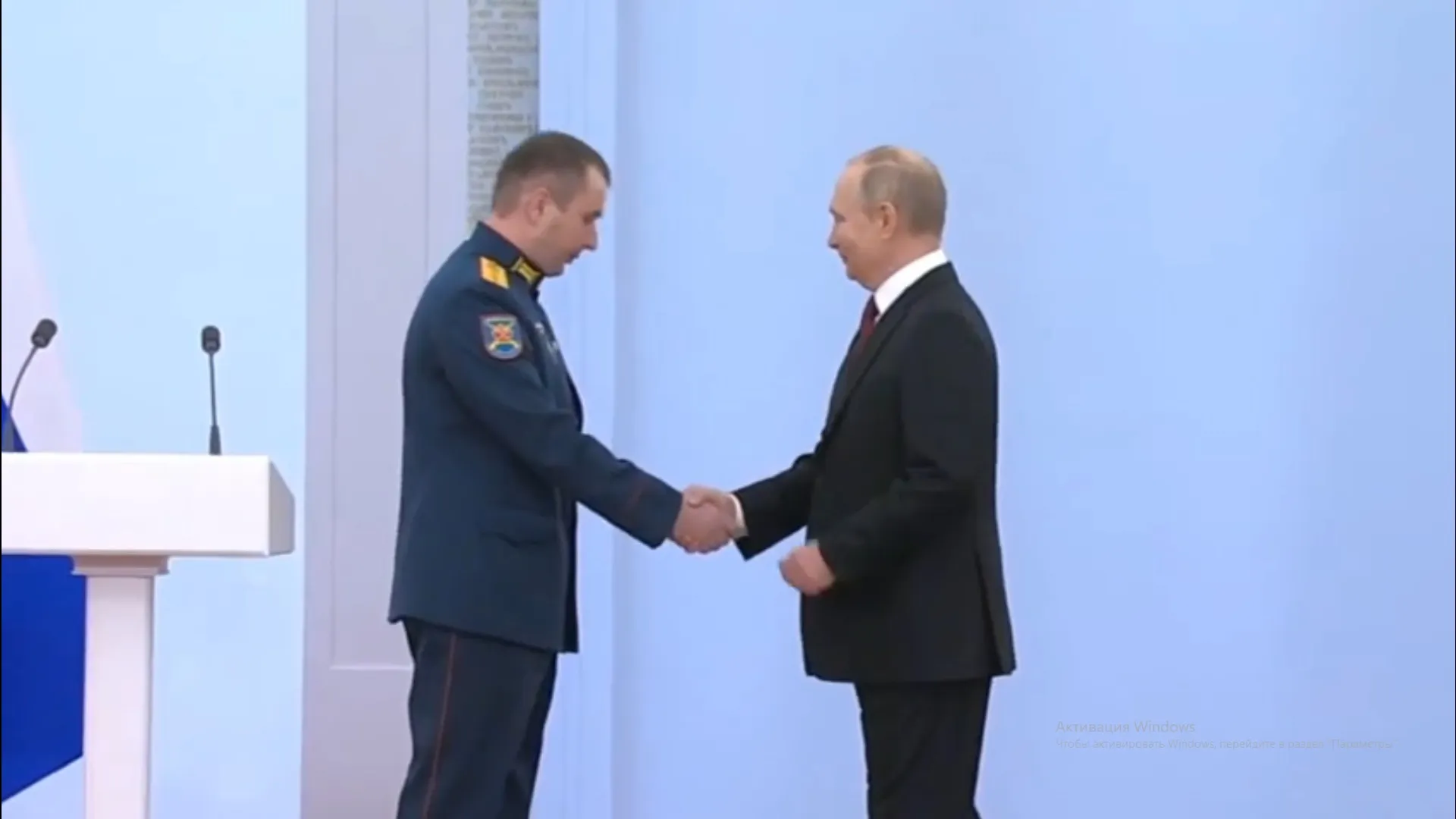 Владимир Путин наградил медалью «Золотая Звезда» уроженца Алтайского края Владимир Путин наградил медалью «Золотая Звезда» уроженца Алтайского края