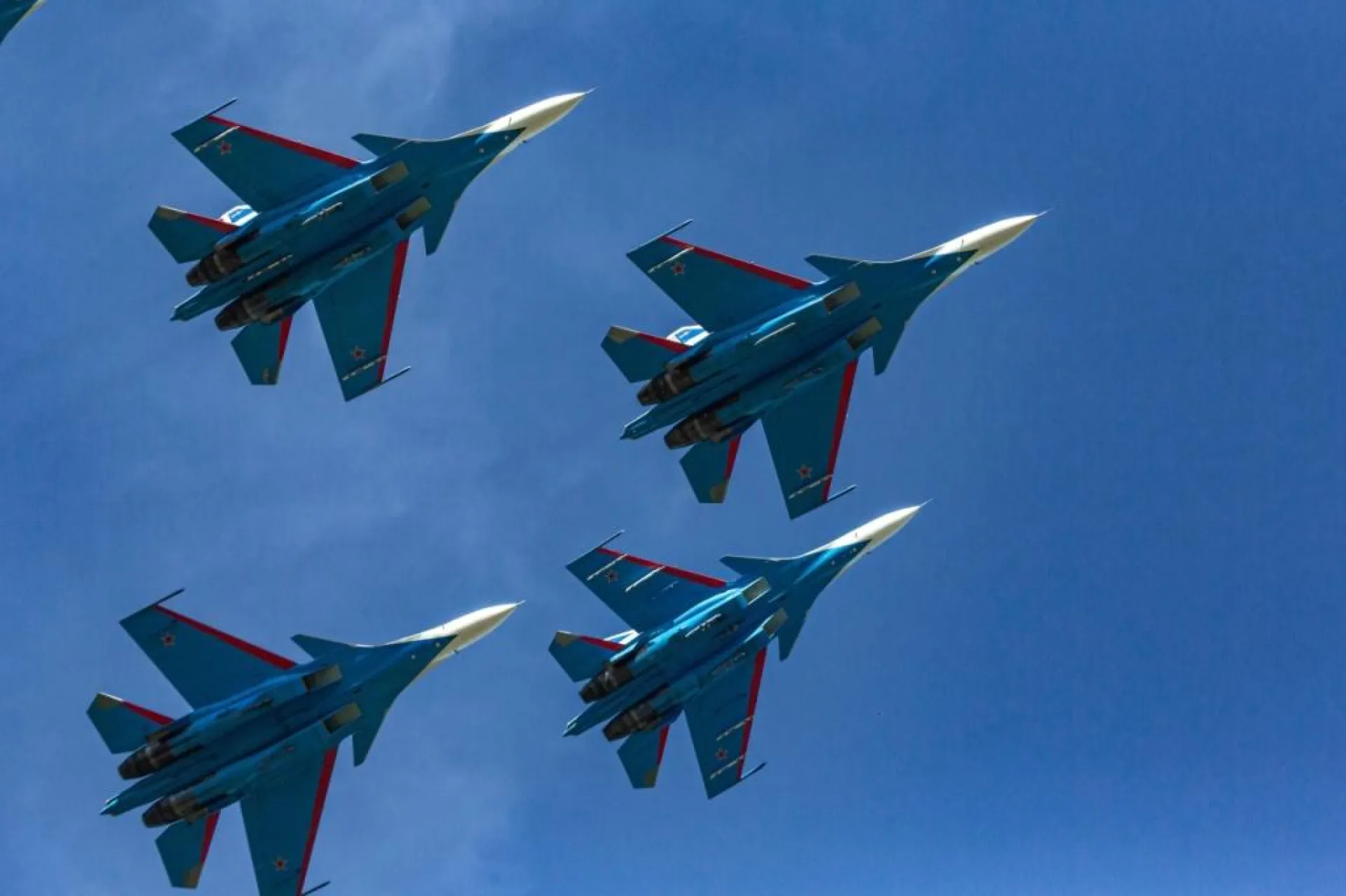 Пилотажная группа «Русские витязи» выступит в Барнауле на праздновании Дня города Пилотажная группа «Русские витязи» выступит в Барнауле на праздновании Дня города