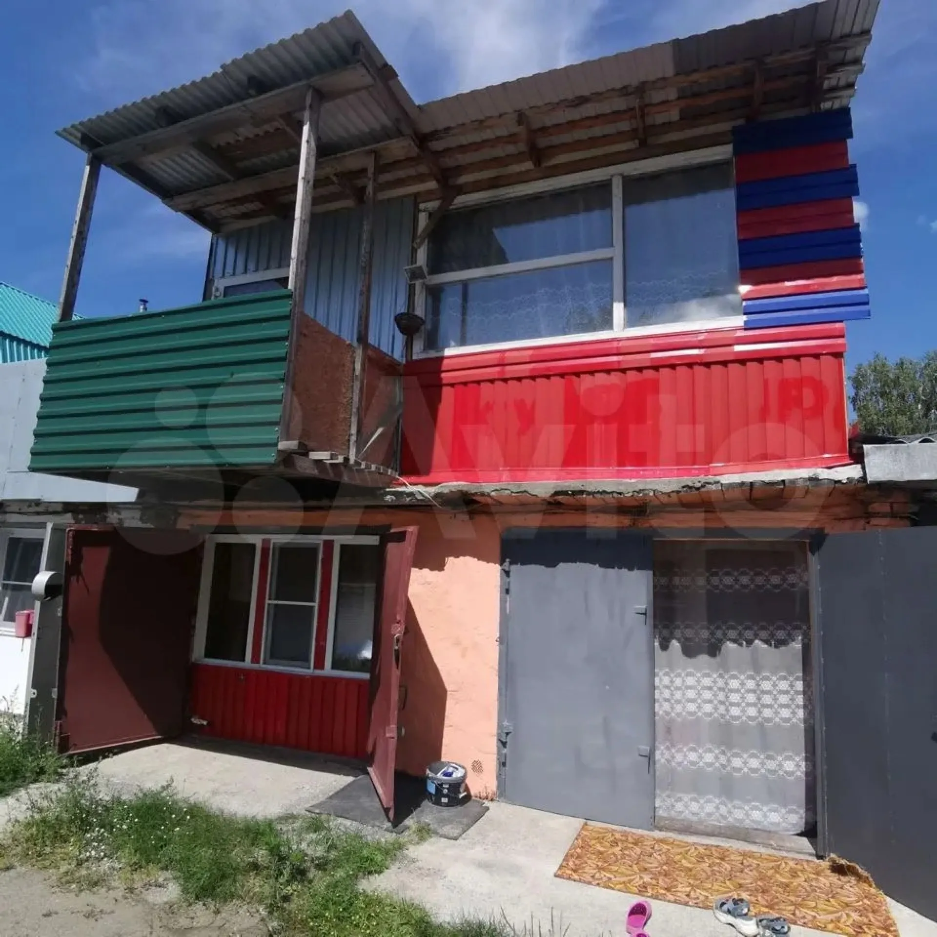 Двухэтажный гараж с видом на реку продают в Бийске Двухэтажный гараж с видом на реку продают в Бийске