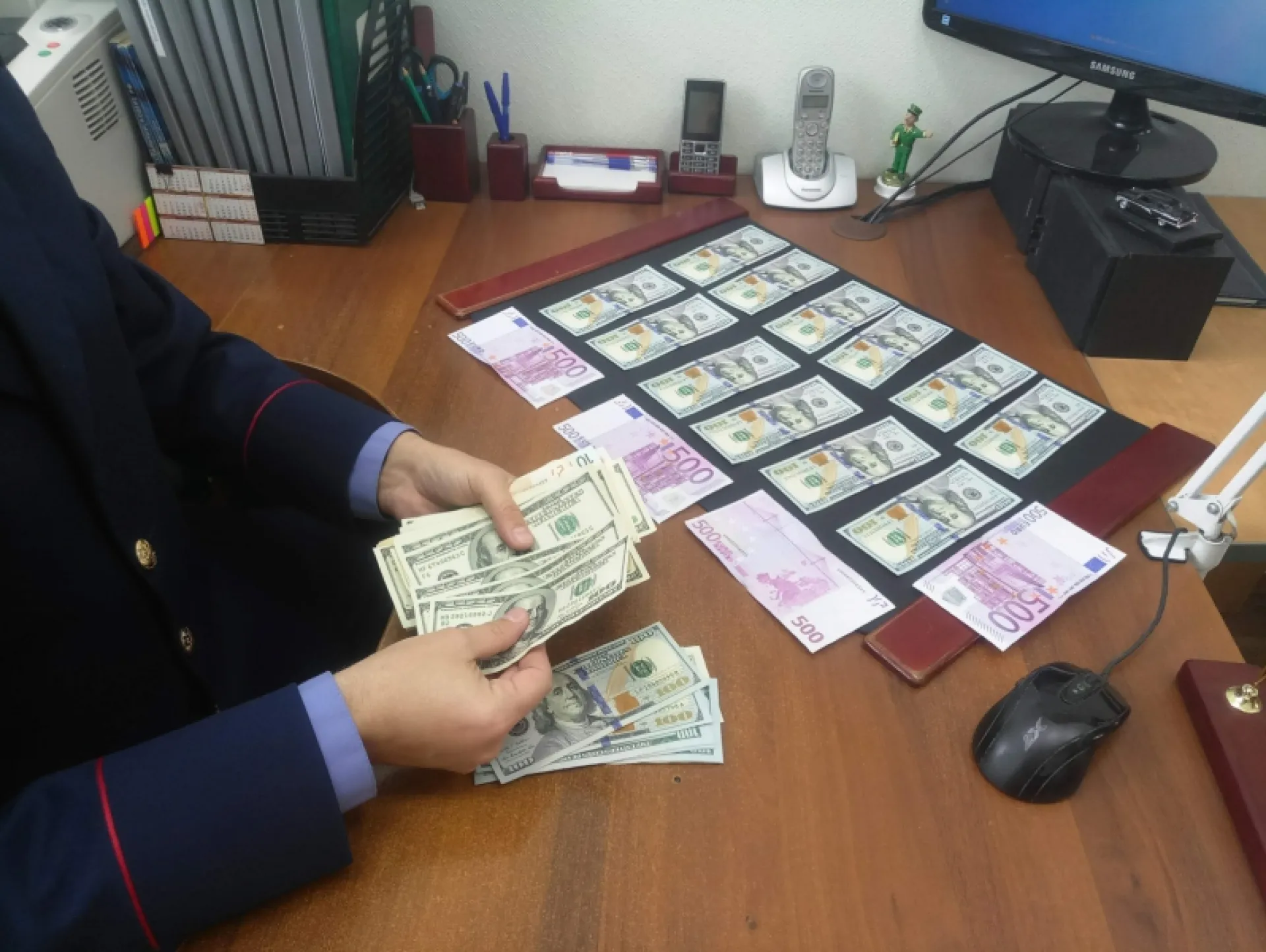Восемь лет и месяц колонии строгого режима получил бывший заминистра строительства и ЖКХ Алтайского края Андрей Голубцов