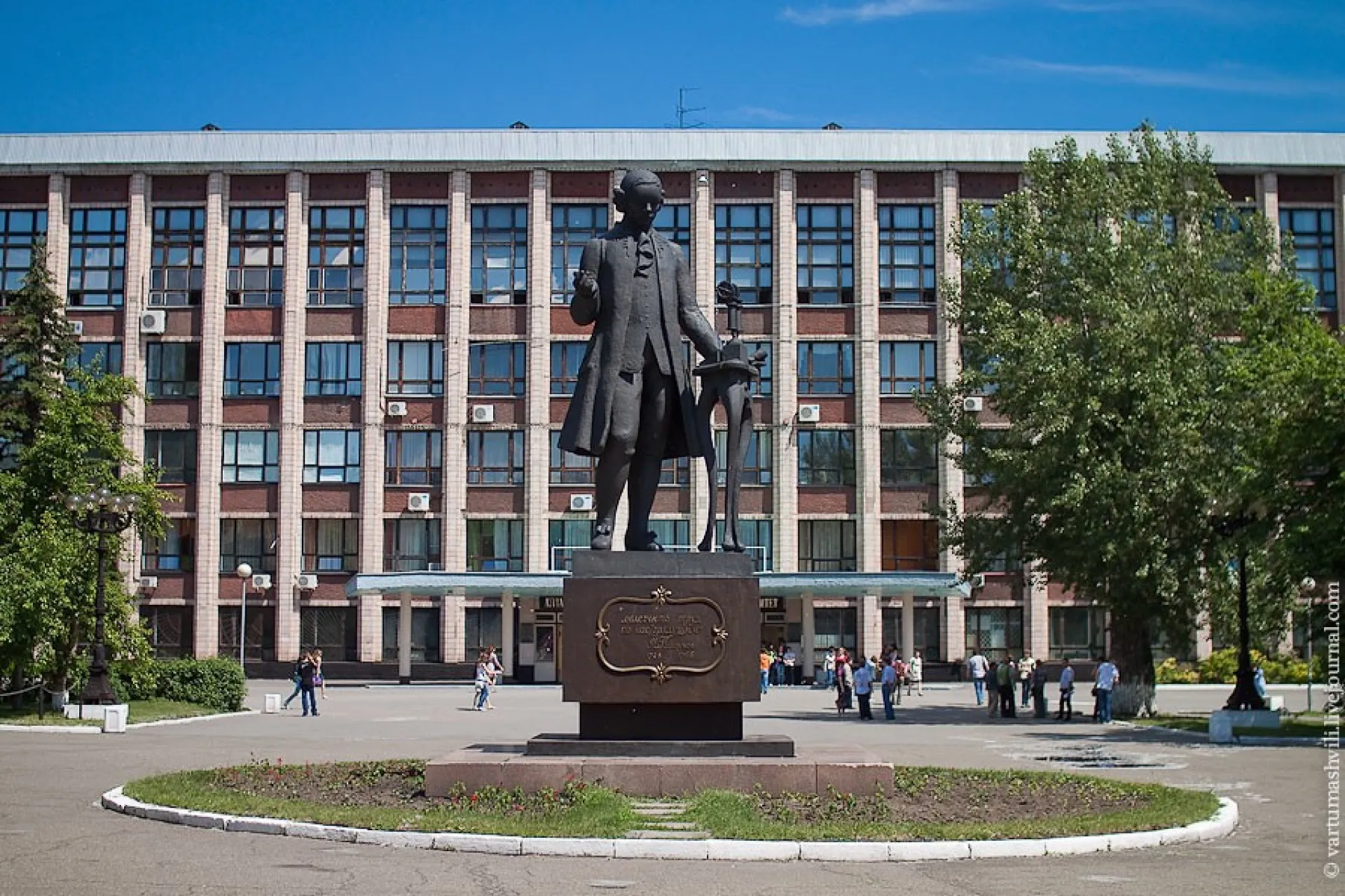 Алтайский вуз вошел в топ-20 вузов России по уровню зарплат выпускников сферы IT