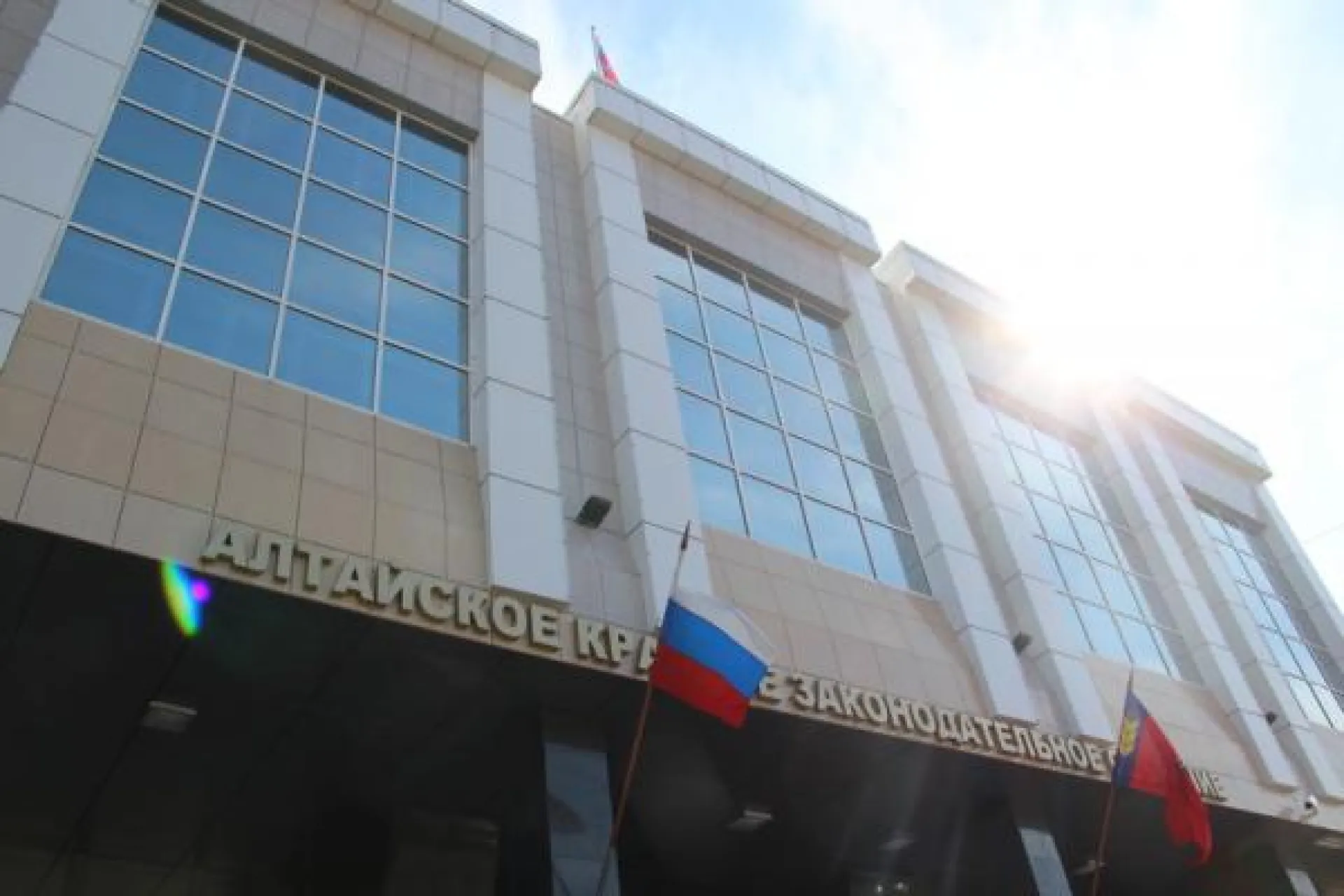 Депутаты АКЗС без QR-кодов или ПЦР-тестов не смогут участвовать в сессии