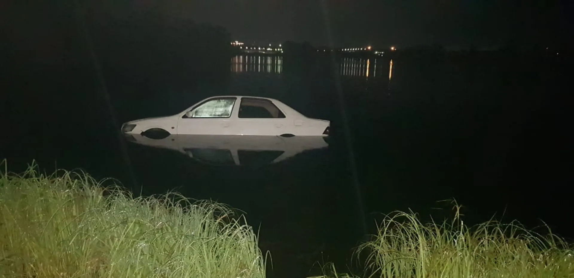 Пьяный водитель переехал несовершеннолетнюю девушку и утопил автомобиль в реке в Барнауле