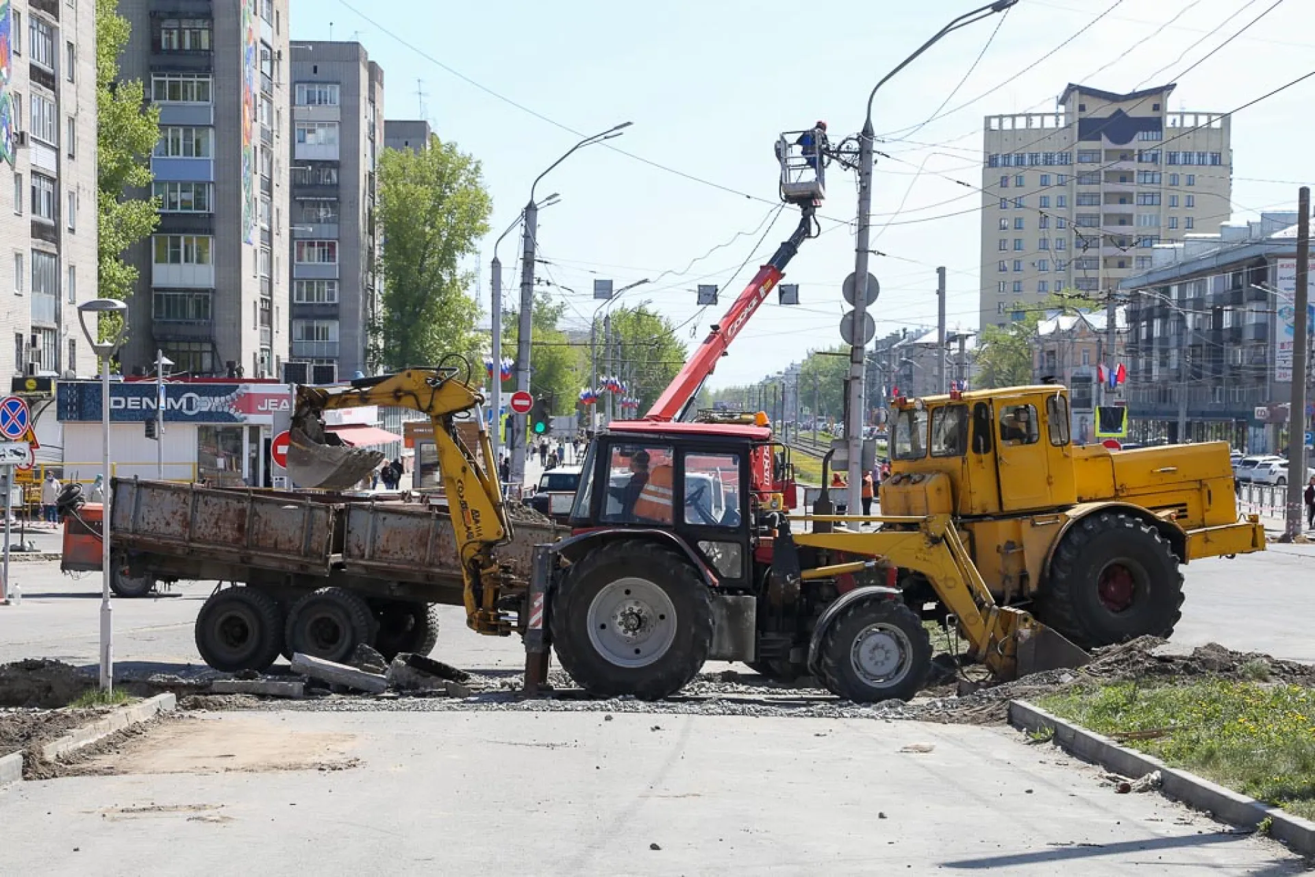 Пешеходный переход на Новом рынке начали обустраивать в Барнауле Пешеходный переход на Новом рынке начали обустраивать в Барнауле