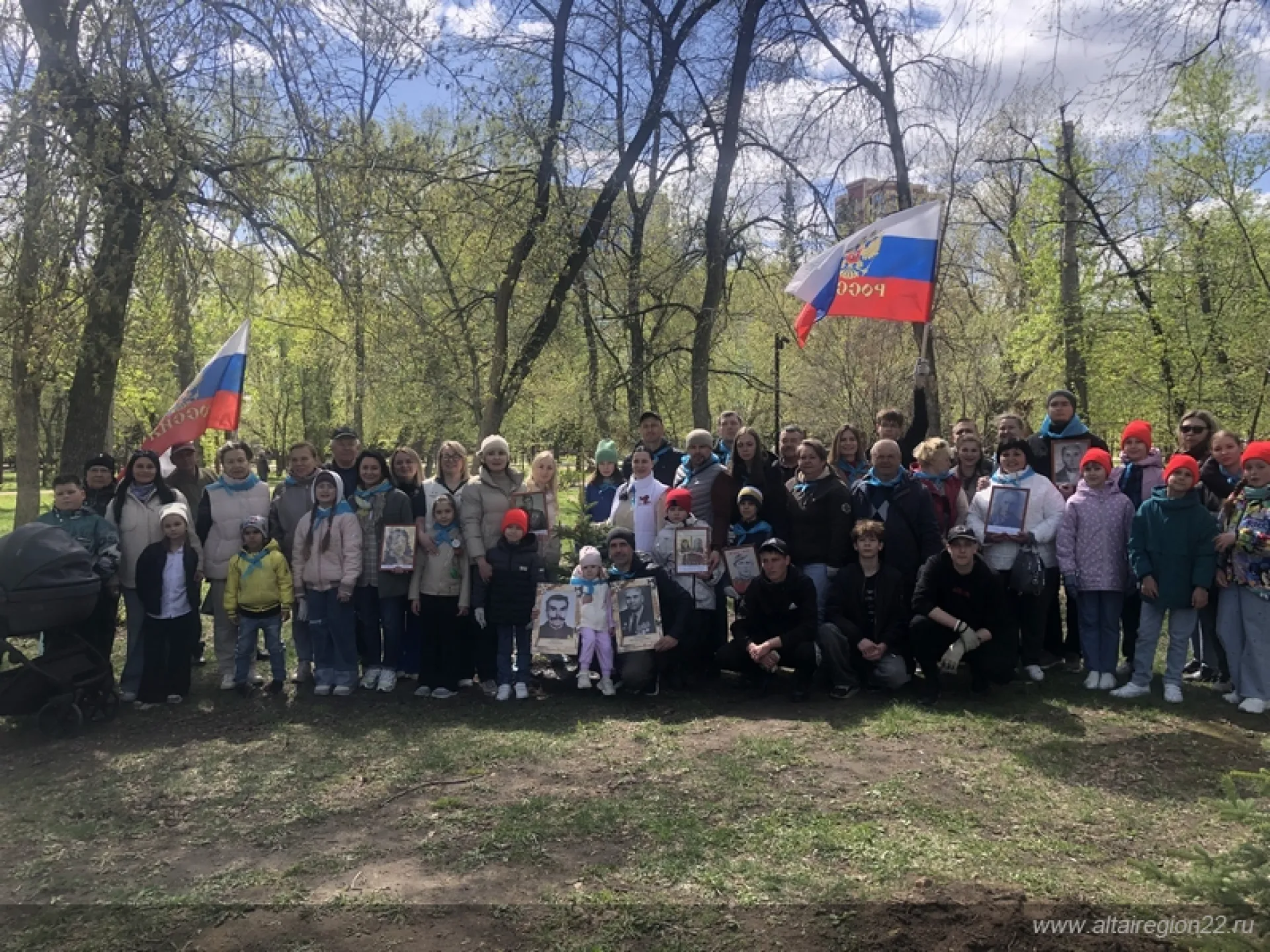 Алтайские предприниматели посадили Аллею Памяти к 80-летию Победы