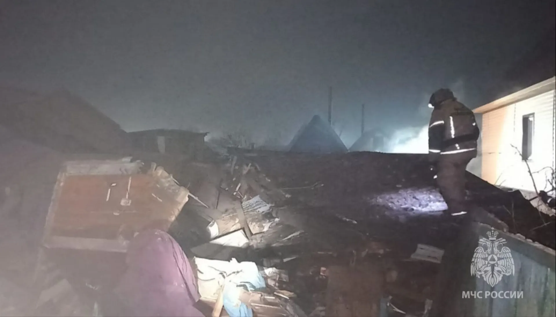 В Алейске произошёл хлопок газа в частном жилом доме В Алейске произошёл хлопок газа в частном жилом доме