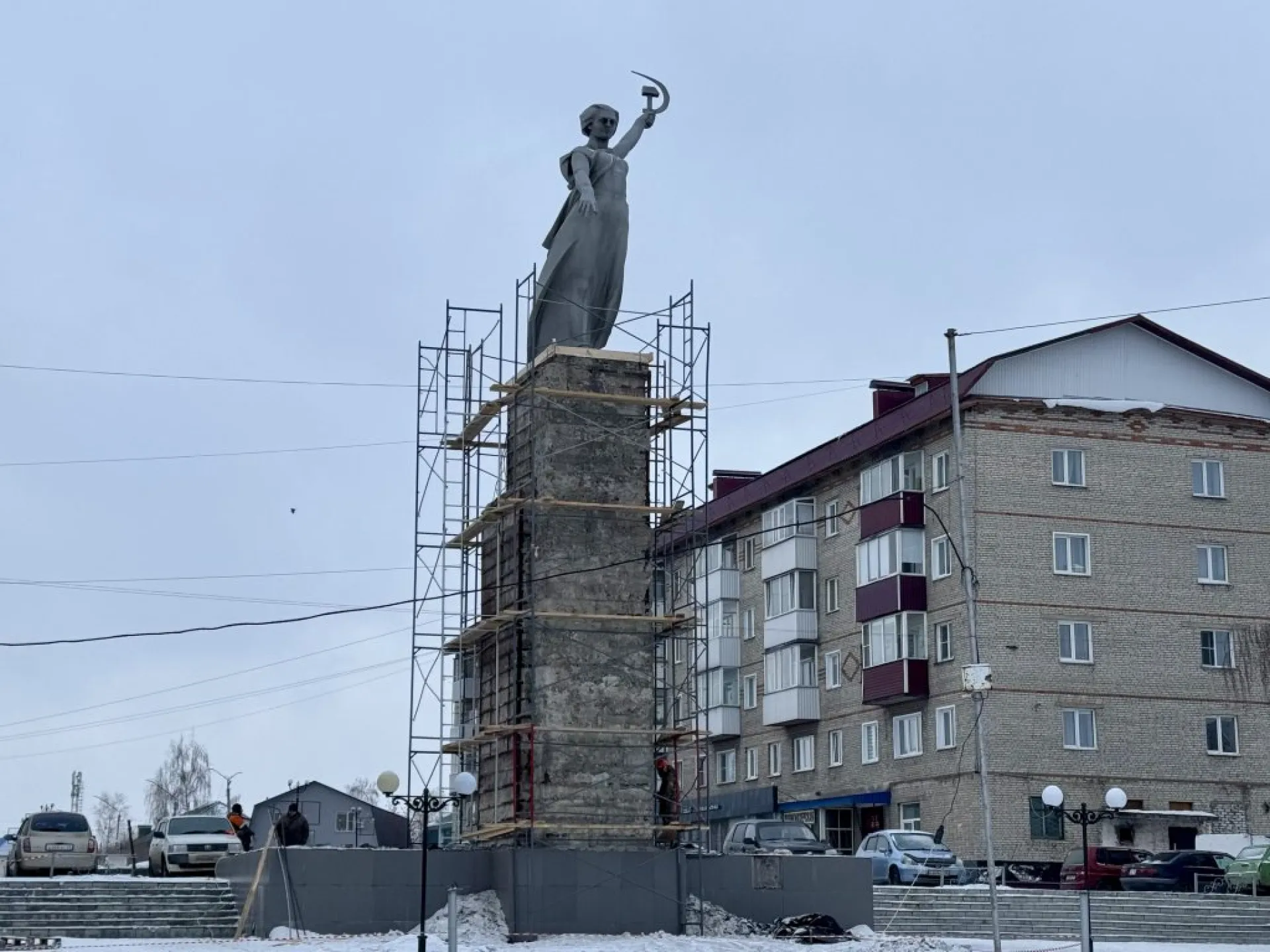 Монумент «Родина-мать» отремонтировали в Камне-на-Оби