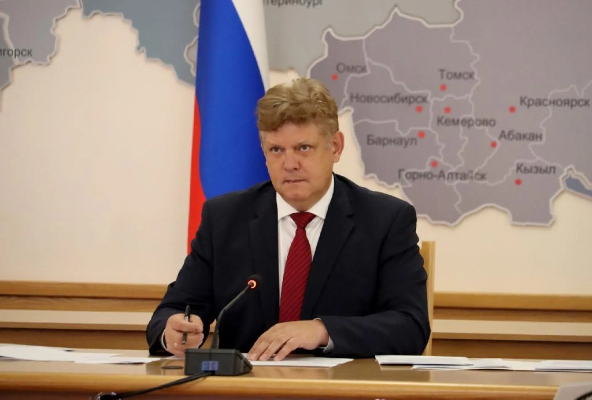 Полпред президента в СФО Анатолий Серышев поздравил сибиряков с Пасхой