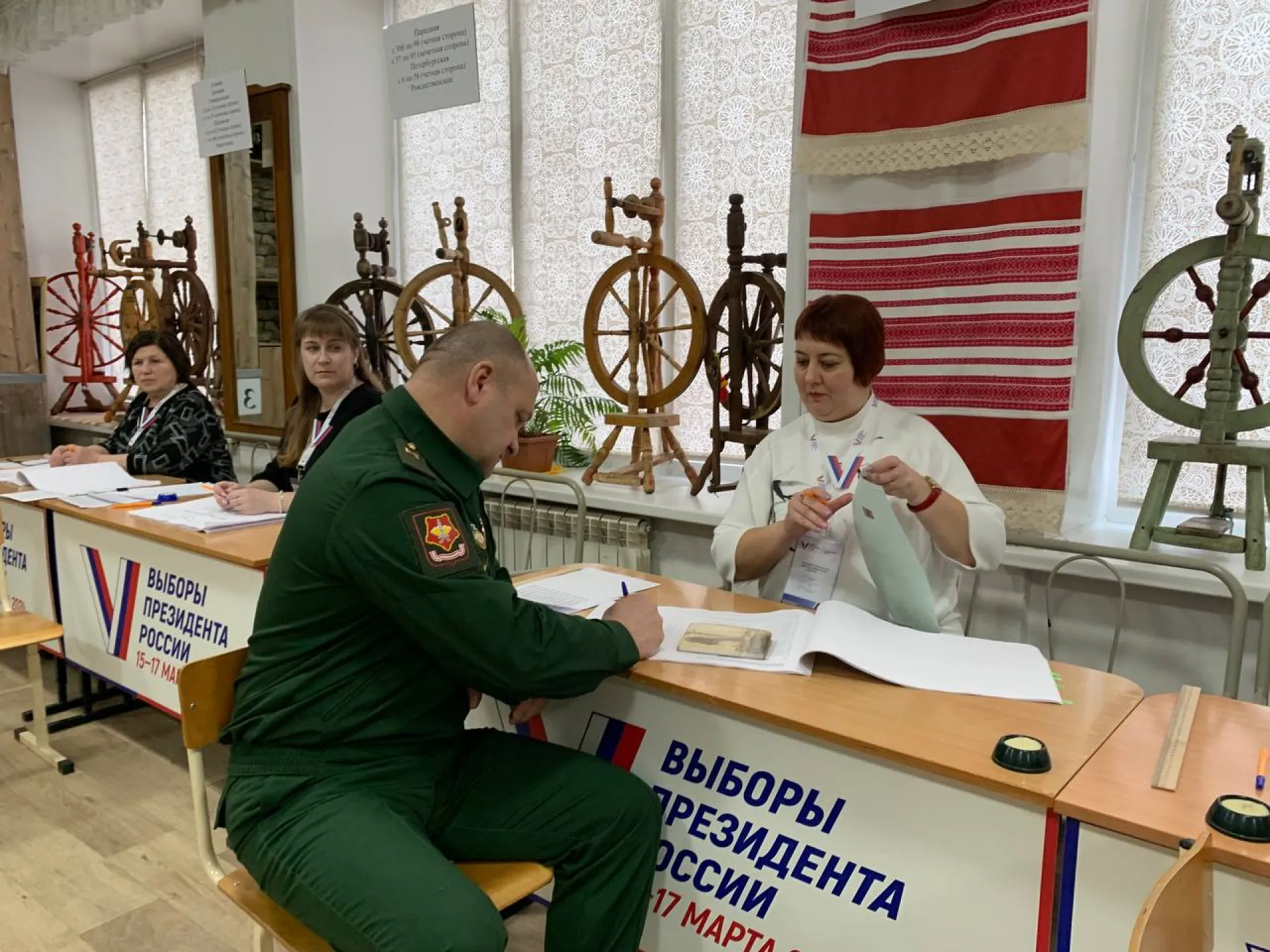 Владимир Громов проголосовал на выборах президента России