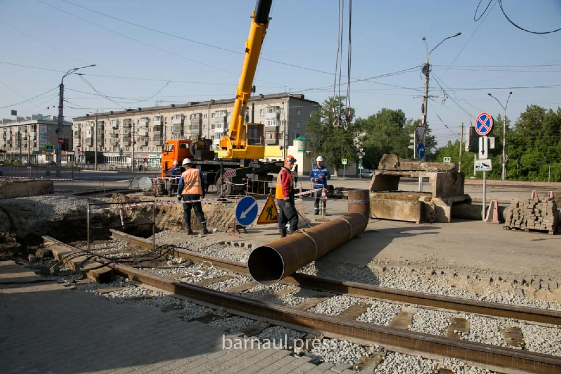 Глава Барнаула провёл выездное совещание по теме реконструкции путепровода на проспекте Ленина