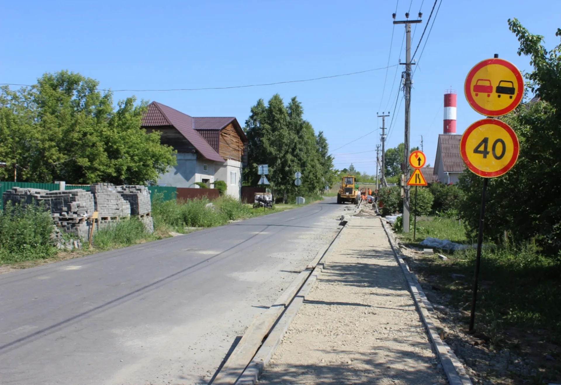 Тротуар начали строить в барнаульском посёлке Авиатор Тротуар начали строить в барнаульском посёлке Авиатор