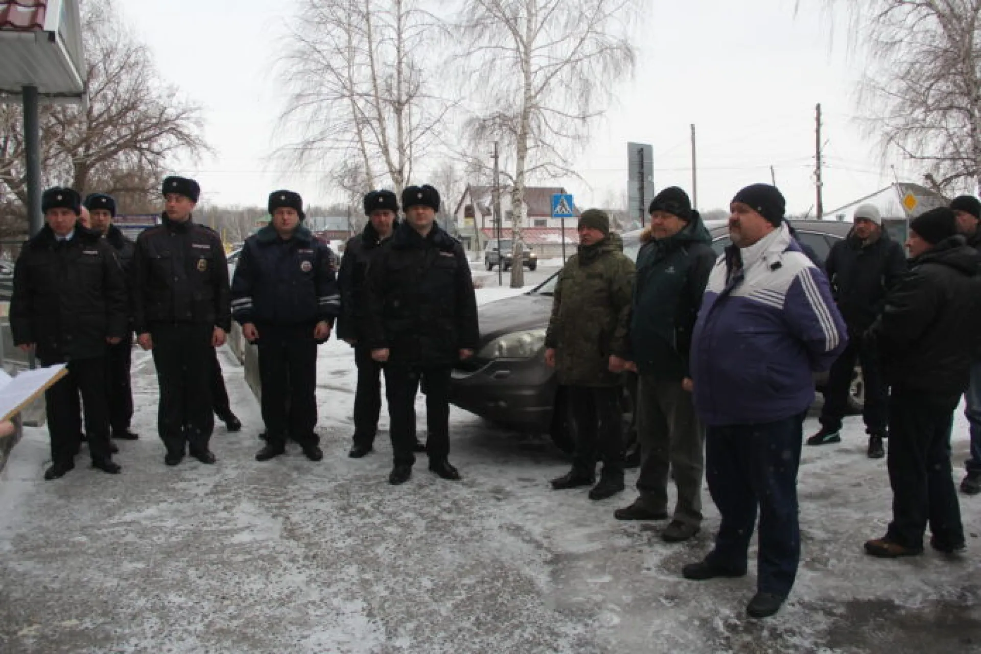 Память полицейского, героически погибшего на службе, почтили в Смоленском районе