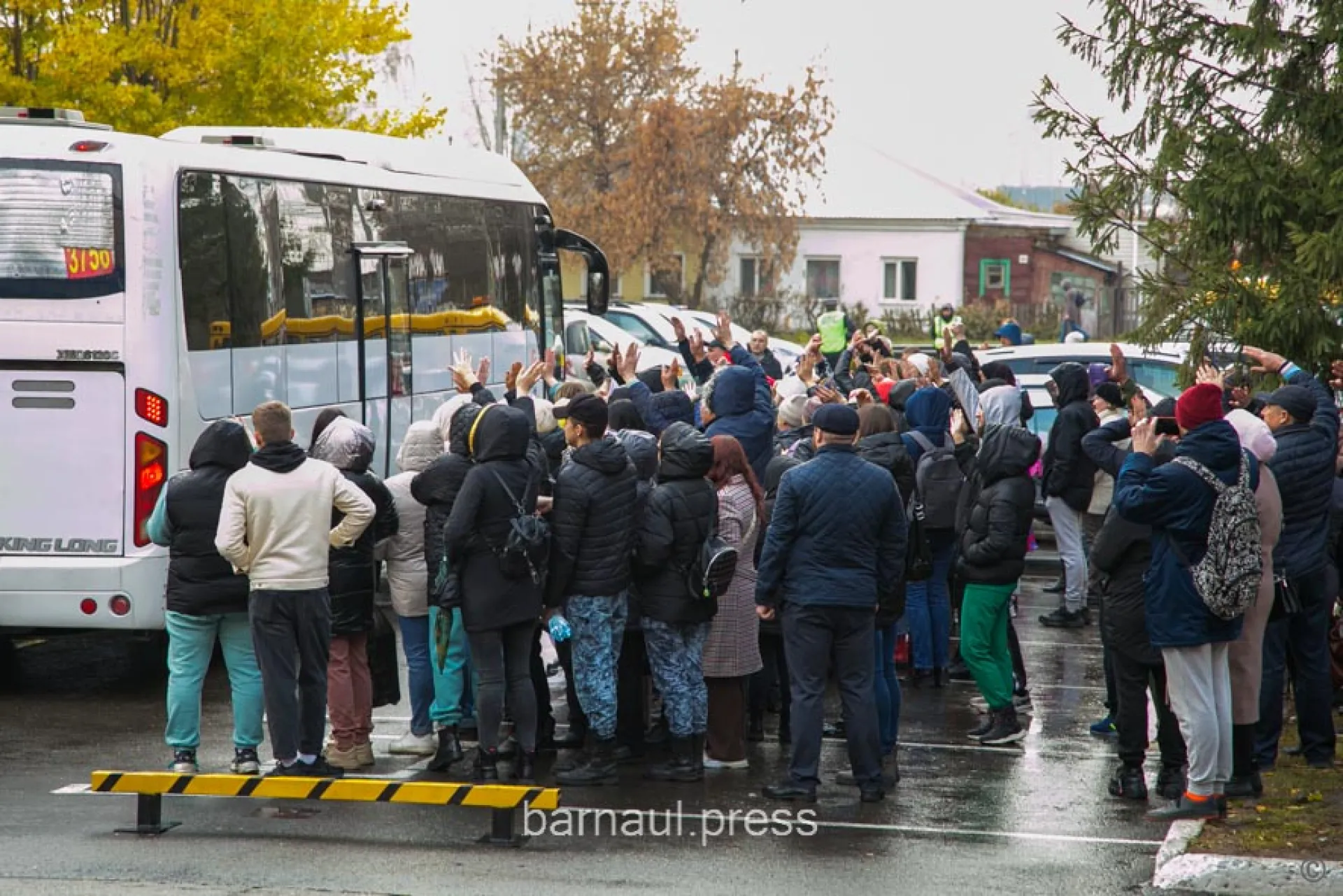 В Барнауле продолжается отправка мобилизованных