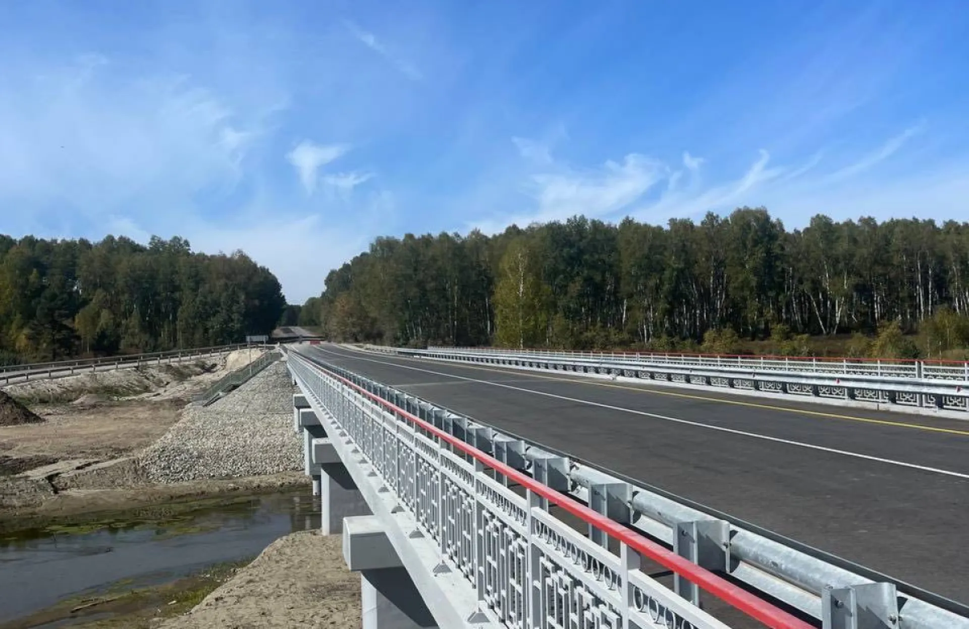 Открыли движение по мосту через реку Бехтемир в Алтайском крае
