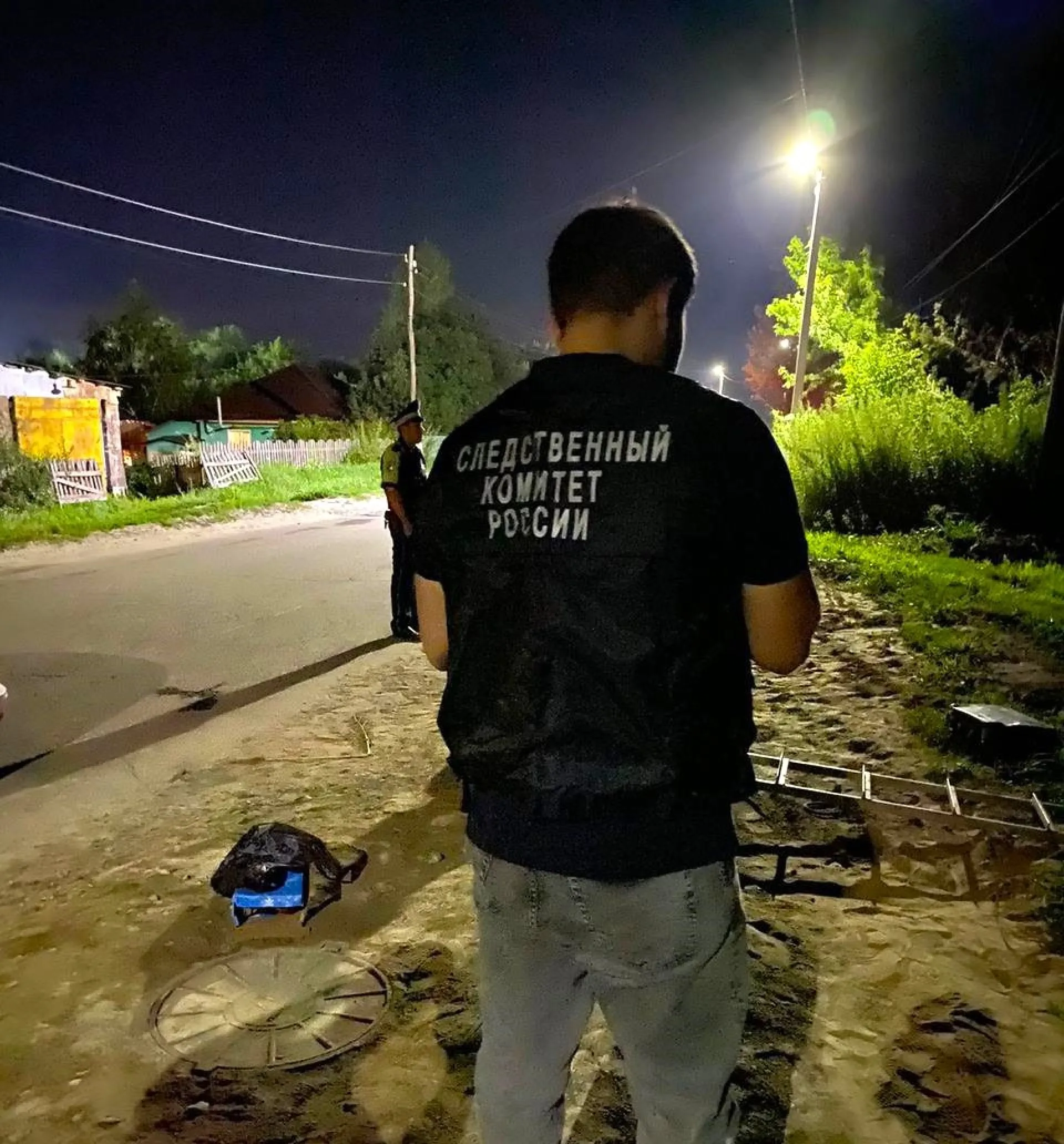 Мужчина и подросток задохнулись на дне водопроводного колодца в Троицком районе