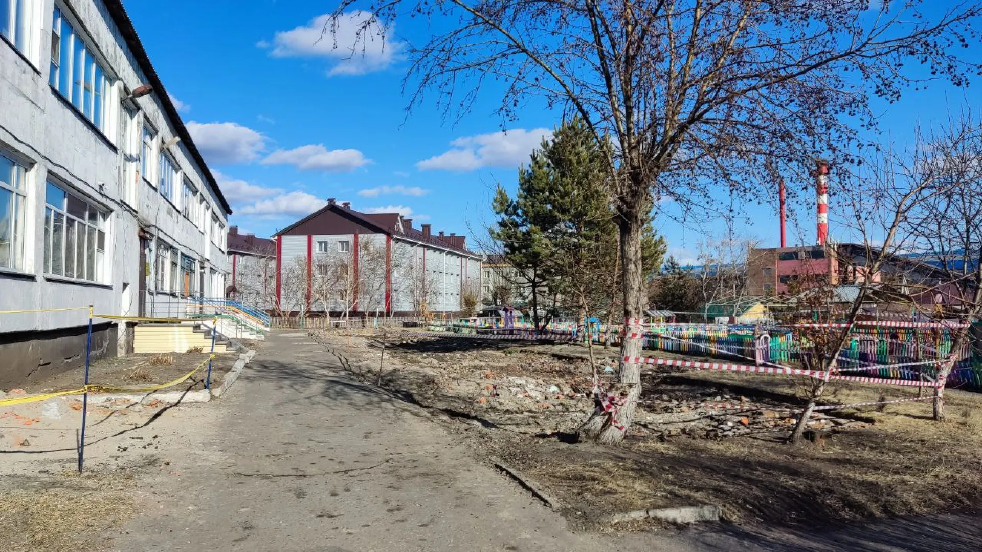 В Камне-на-Оби территория детского сада находится в аварийном состоянии В Камне-на-Оби территория детского сада находится в аварийном состоянии