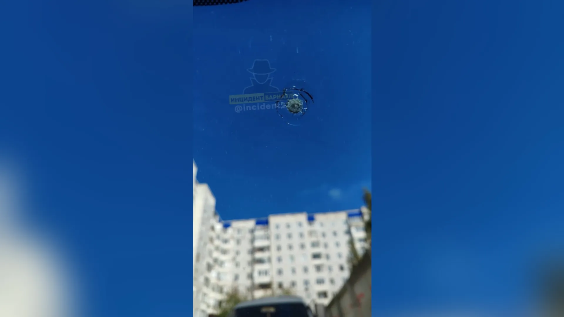Пользователи соцсетей сообщили о неизвестном, стреляющем по ночам из окна в Барнауле