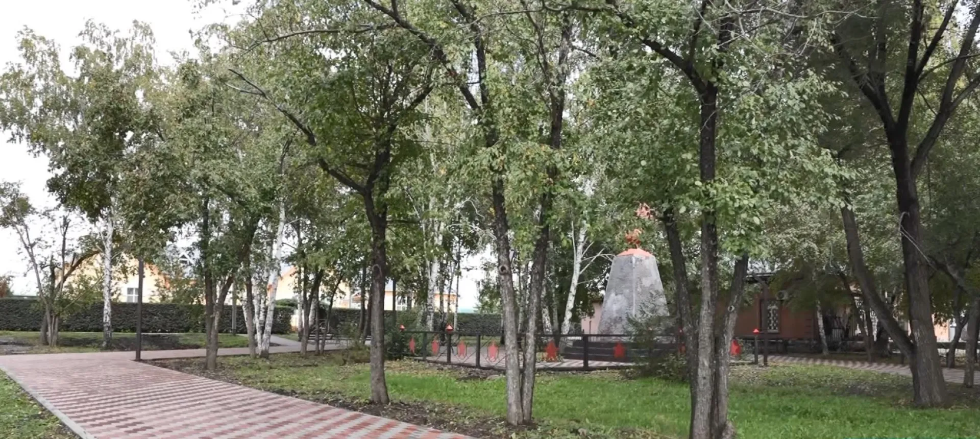 В Алейске благоустроили парк рядом с ж/д вокзалом