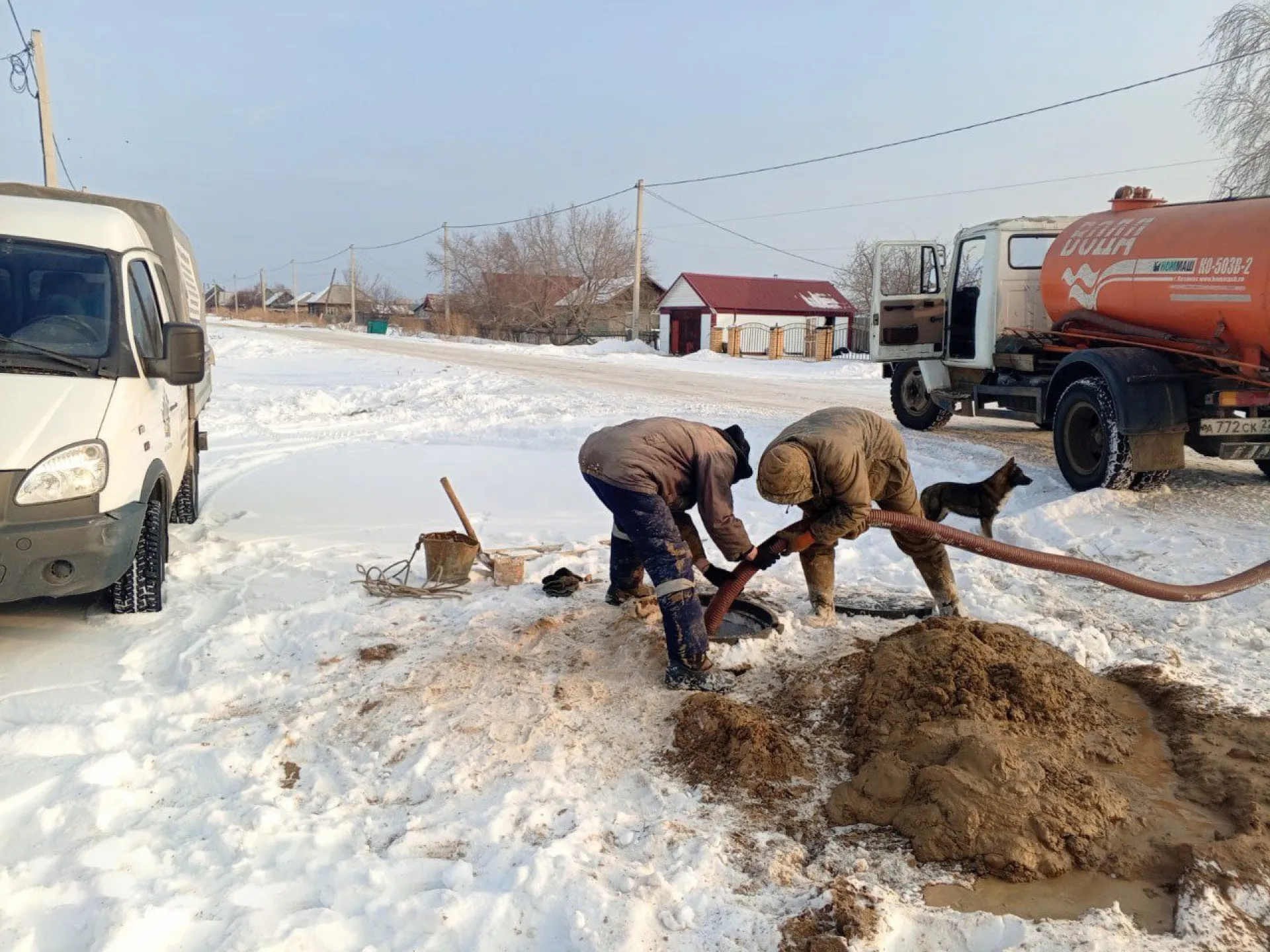 Подключение домов к новому водопроводу начали в райцентре Михайловское Подключение домов к новому водопроводу начали в райцентре Михайловское