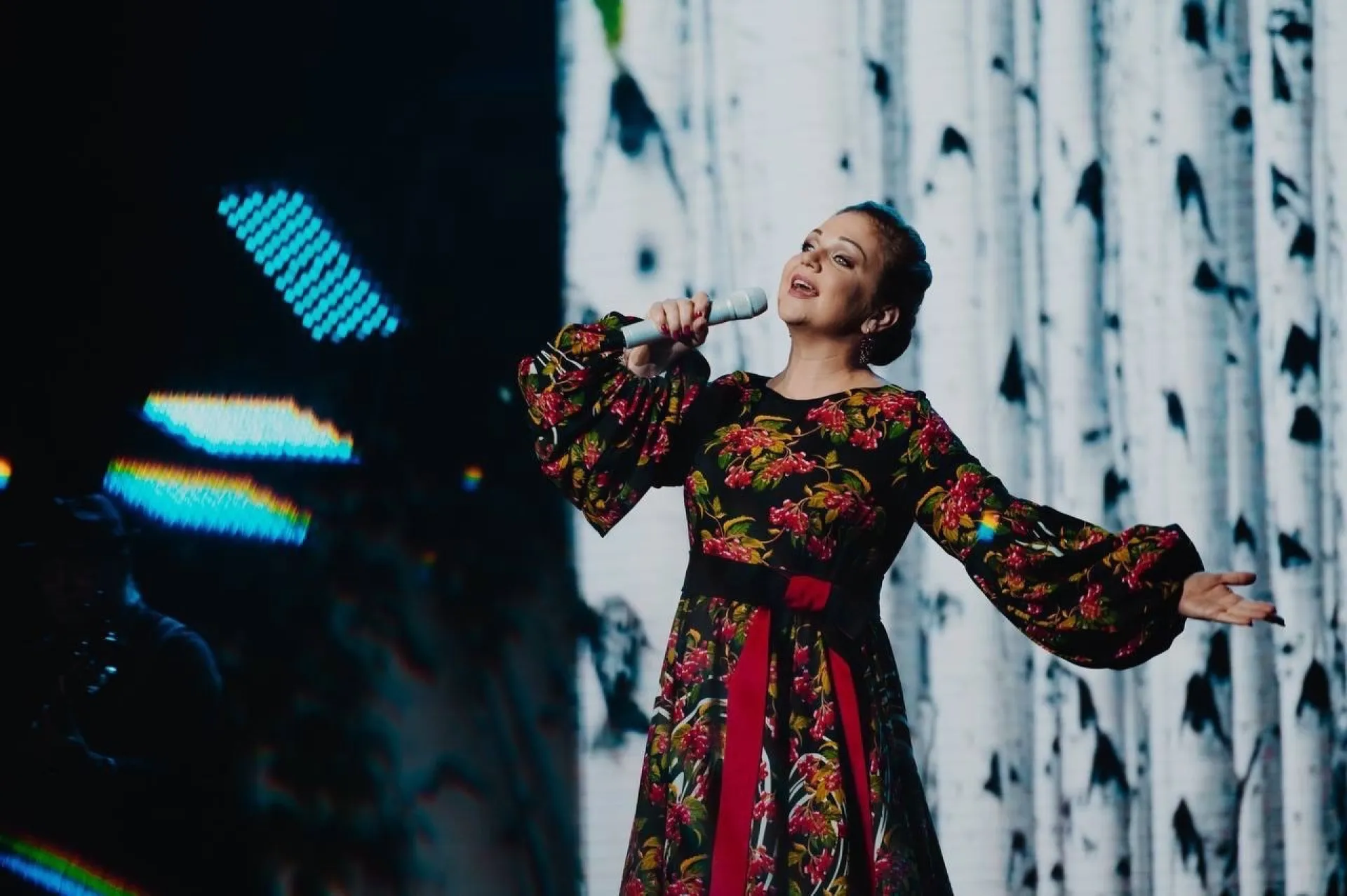 Певица Марина Девятова стала заслуженной артисткой России