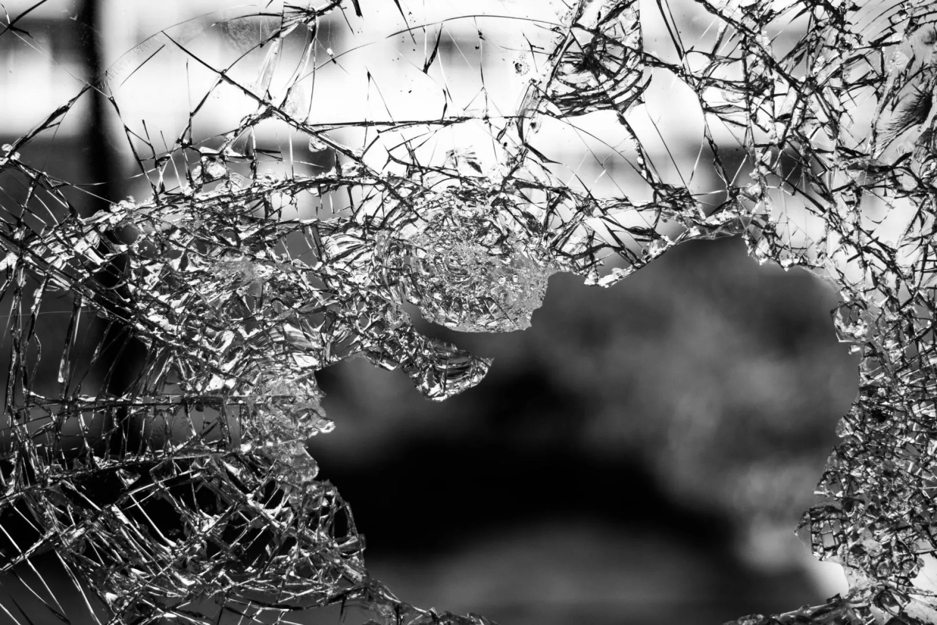 Барнаульца будут судить за порчу городских остановок Барнаульца будут судить за порчу городских остановок