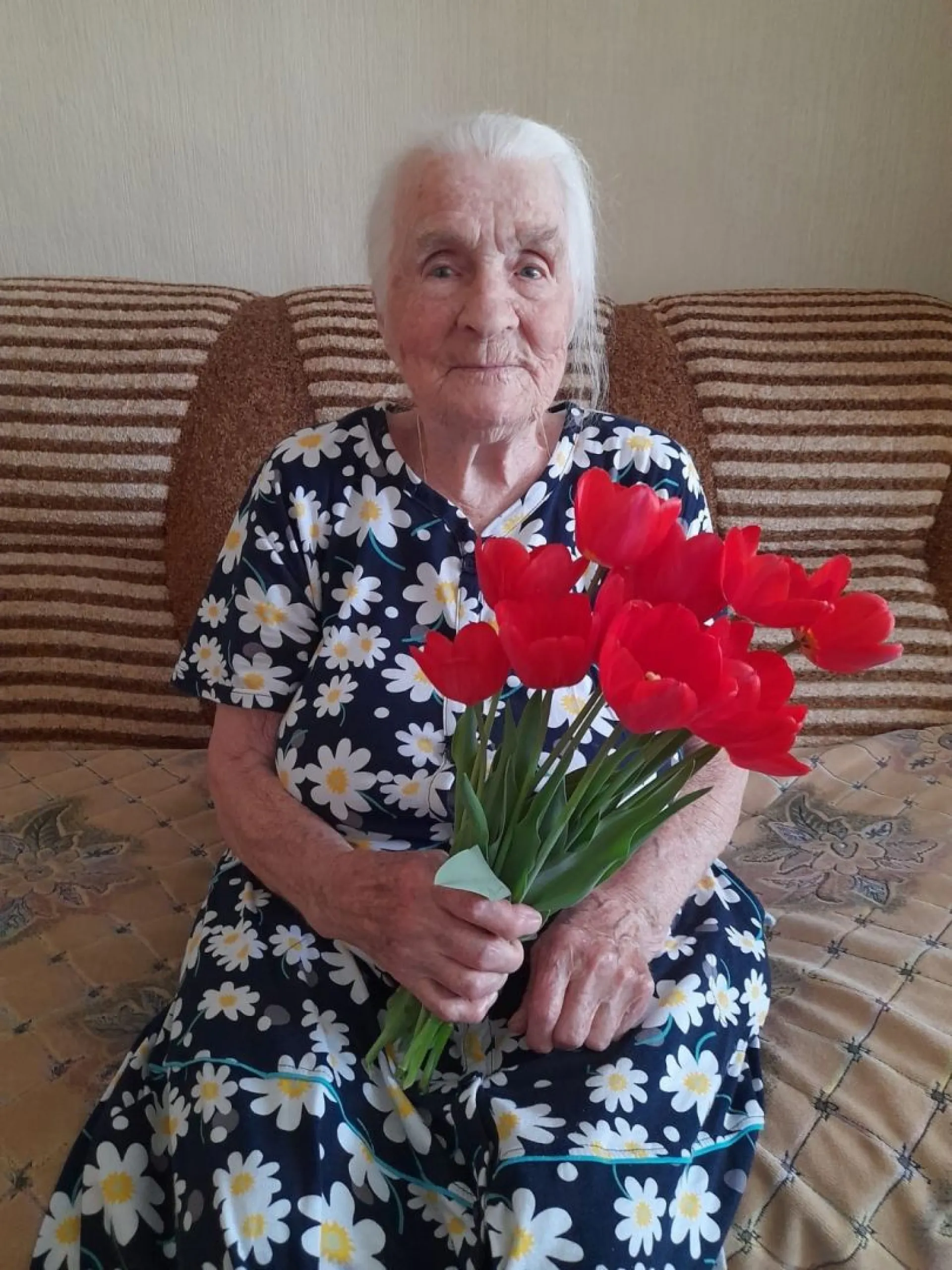 Читает стихи и смотрит «Модный приговор»: жительница Славгорода отметила 100-летие Читает стихи и смотрит «Модный приговор»: жительница Славгорода отметила 100-летие