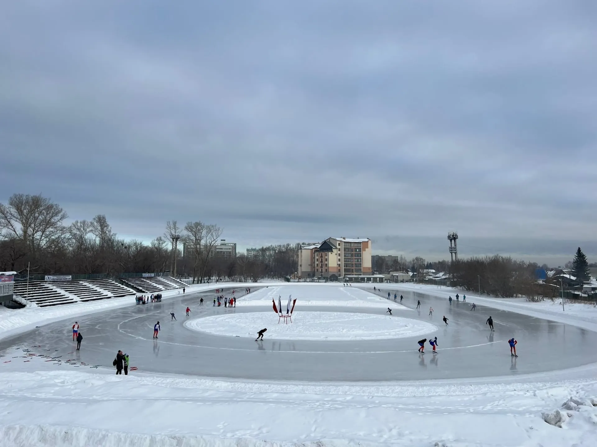 На стадионе «Клевченя» в Барнауле произошла коммунальная авария