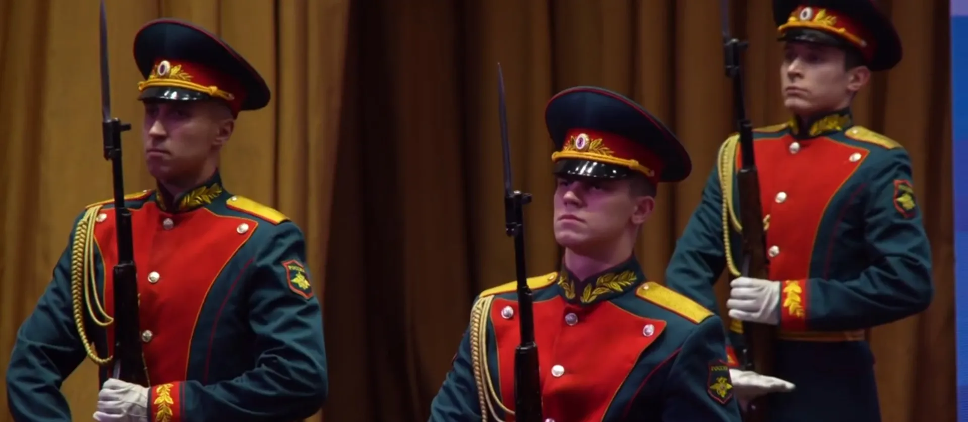 Концерт «Во славу Отечества: равнение на подвиг» в преддверии 23 февраля прошел в Барнауле Концерт «Во славу Отечества: равнение на подвиг» в преддверии 23 февраля прошел в Барнауле