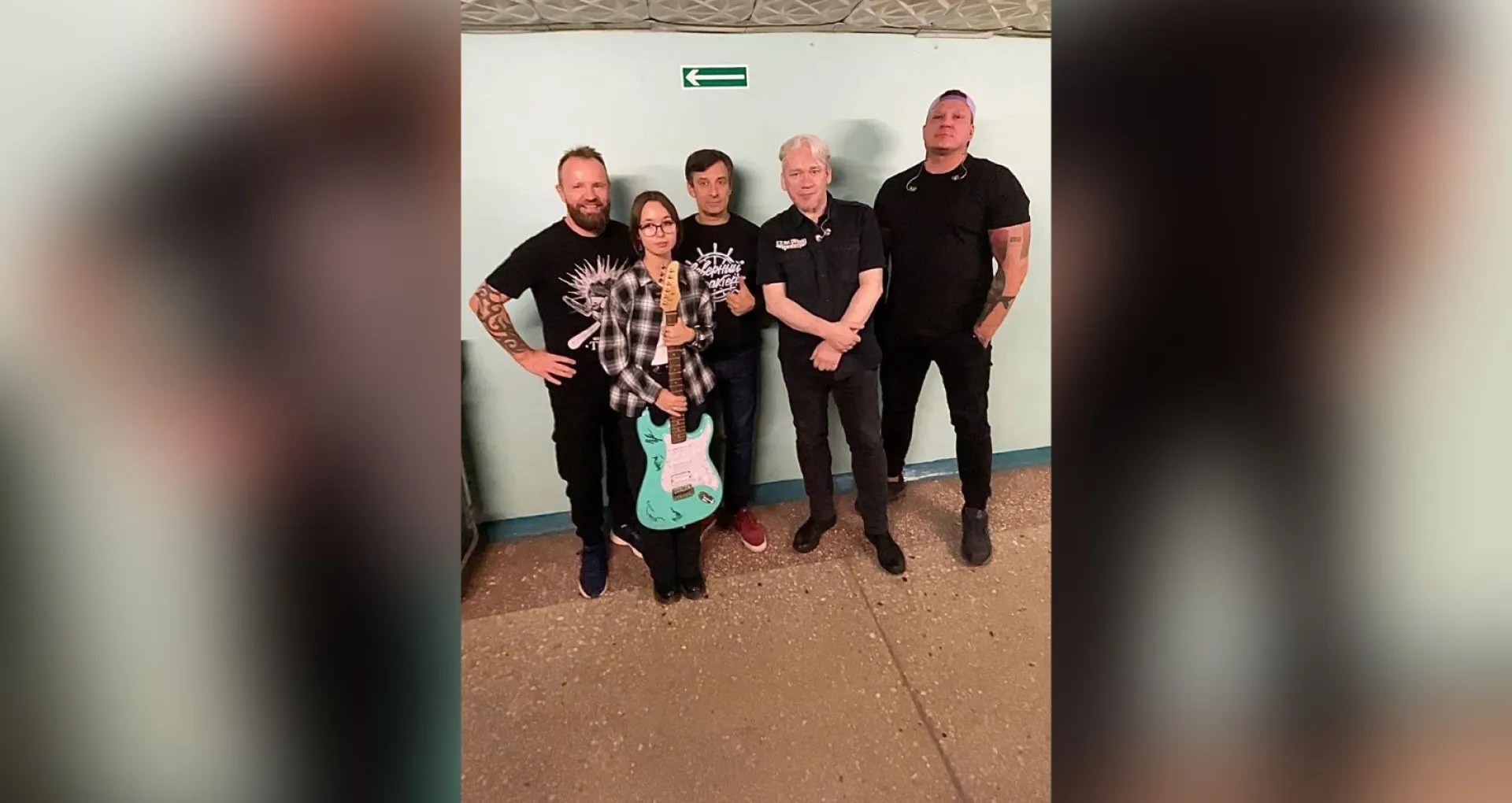Группа «Северный флот» встретилась с особенной жительницей Барнаула Группа «Северный флот» встретилась с особенной жительницей Барнаула