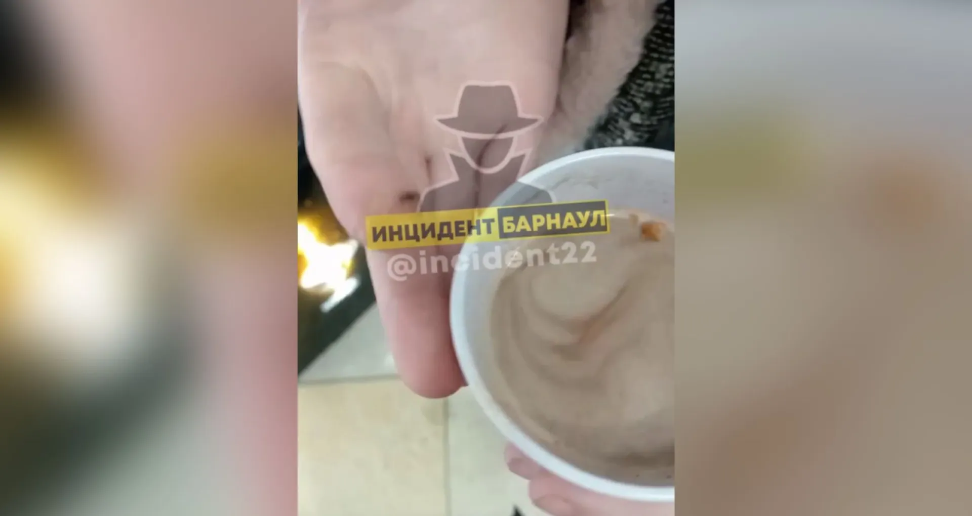 Семью тараканов нашли в кофе в торговом центре Барнаула