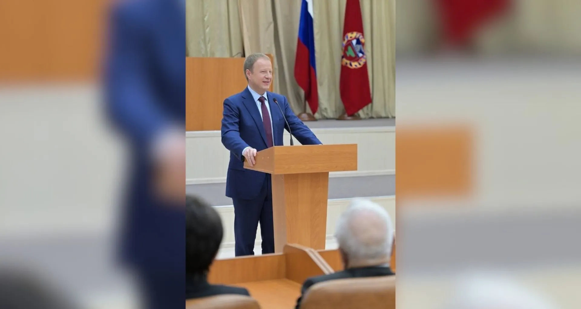 Губернатору Алтайского края Виктору Томенко исполнилось 54 года Губернатору Алтайского края Виктору Томенко исполнилось 54 года