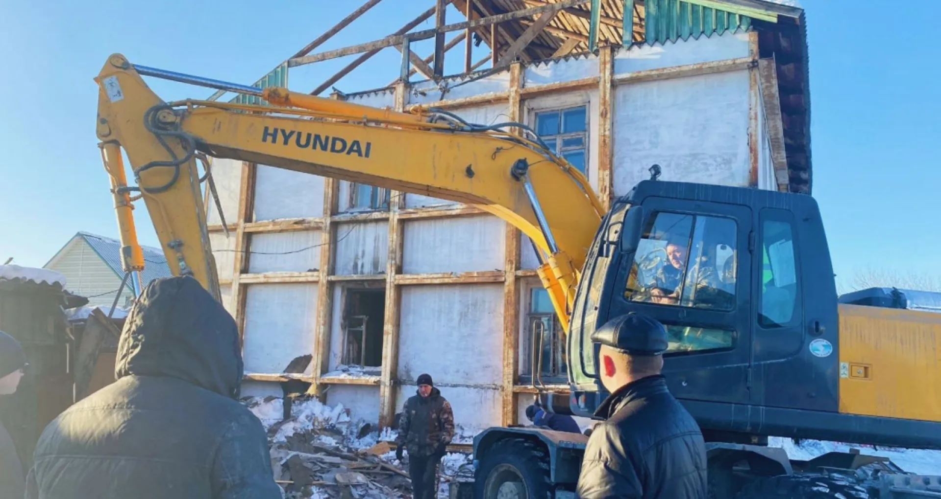 В Барнауле продолжают сносить аварийные дома