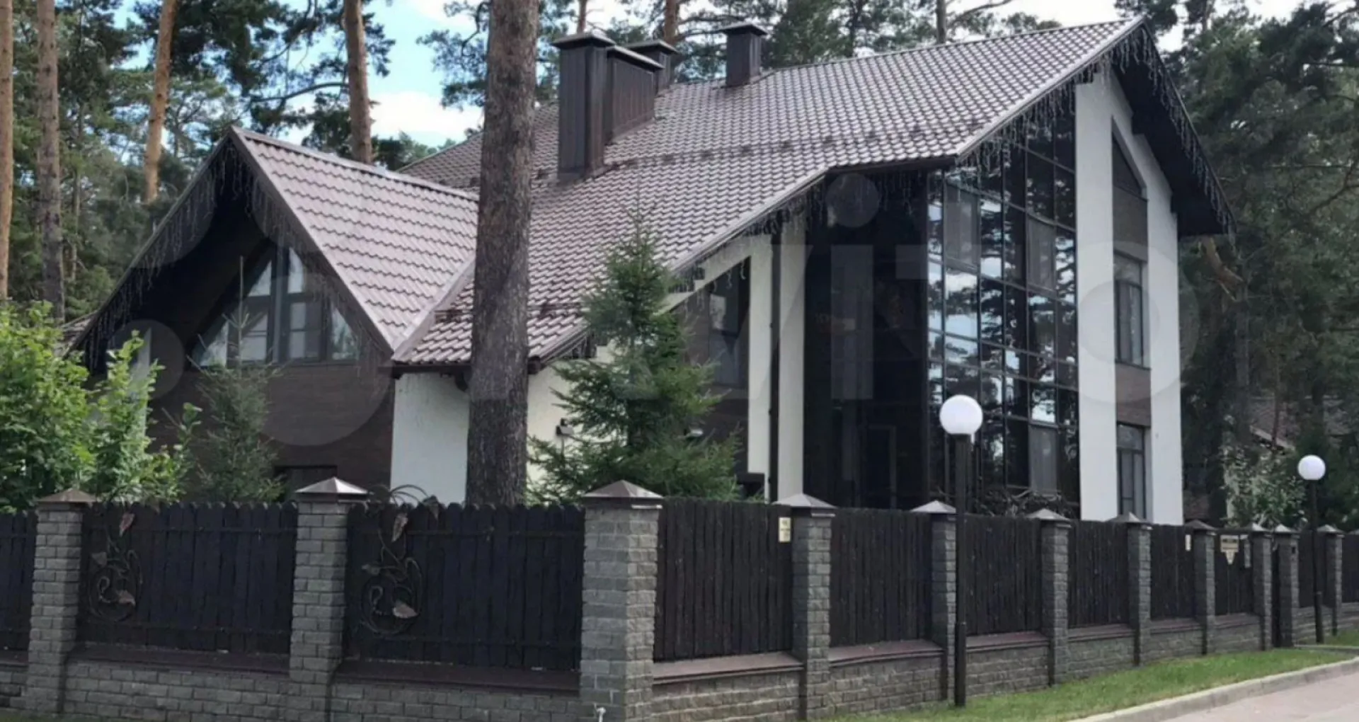 Дом с дизайнерским ремонтом и забавной детской комнатой продают в Барнауле за 88 миллионов Дом с дизайнерским ремонтом и забавной детской комнатой продают в Барнауле за 88 миллионов