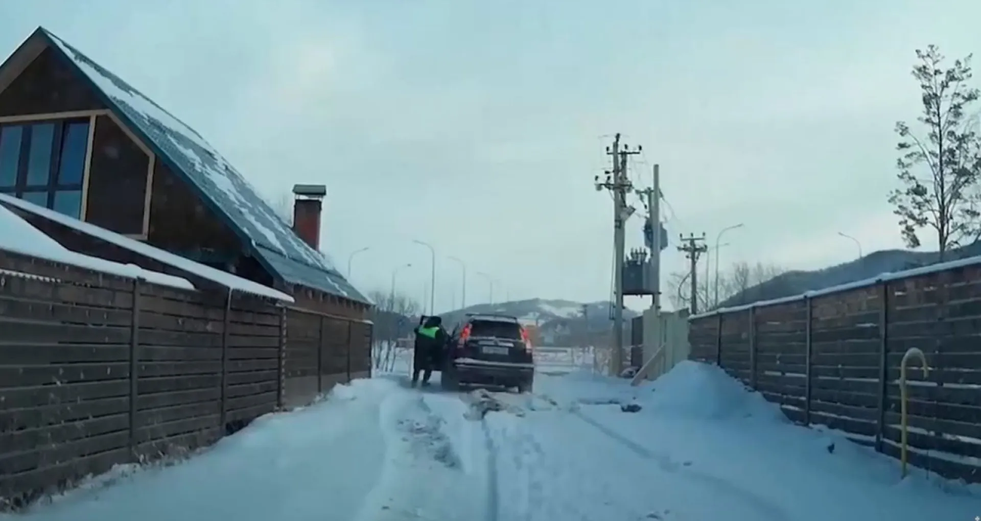 На Алтае пьяный подросток угнал автомобиль и сбил пешехода На Алтае пьяный подросток угнал автомобиль и сбил пешехода